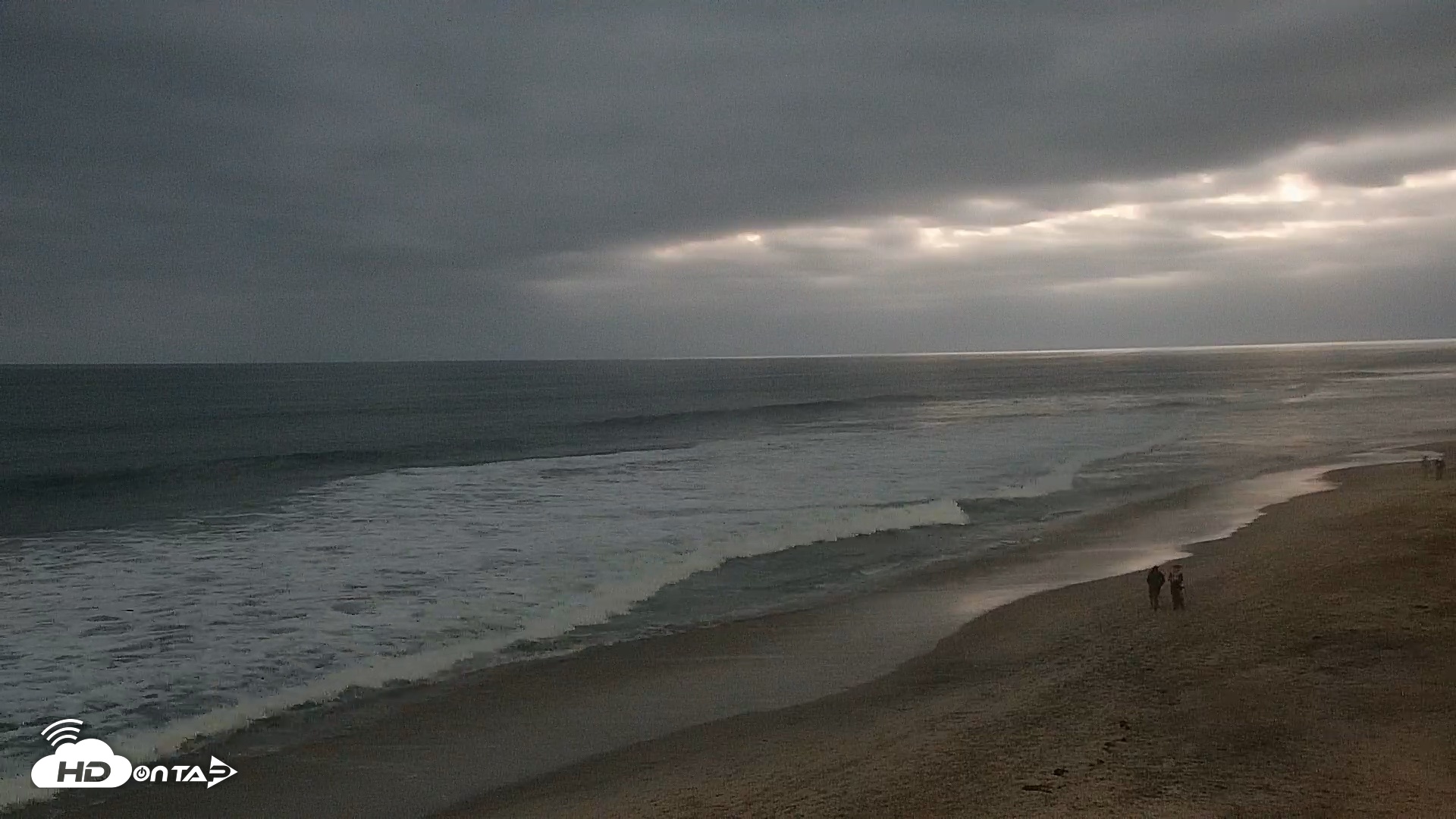 Snapshot of Carlsbad Beach Surf Live Webcam taken Jun 6, 2026, 8:25pm PDT