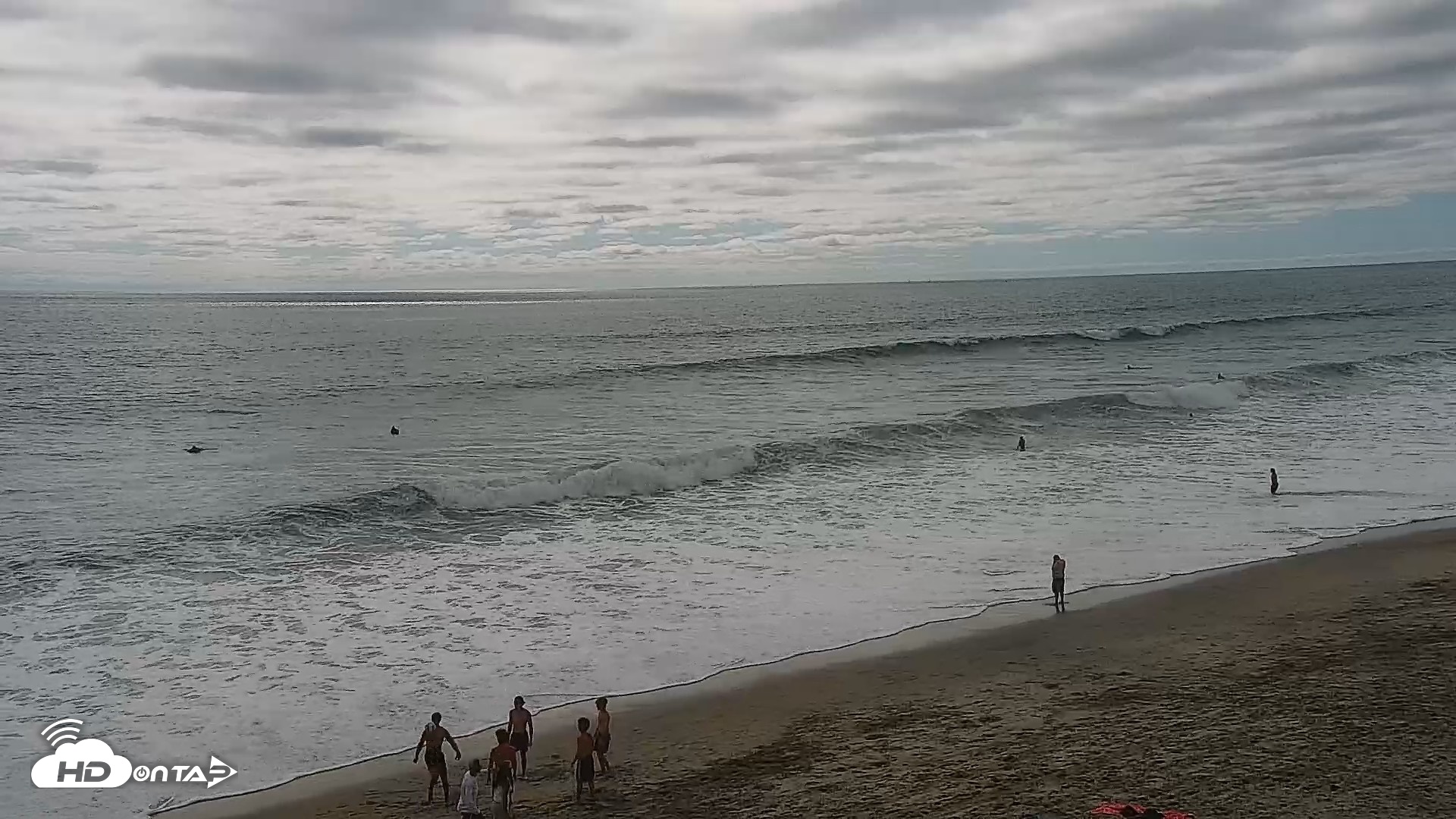 Snapshot of Carlsbad Beach Surf Live Webcam taken Aug 14, 2026, 4:21pm PDT