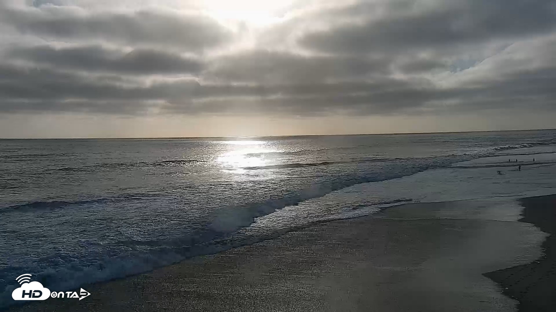 Snapshot of Carlsbad Beach Surf Live Webcam taken Jun 9, 2026, 6:34pm PDT