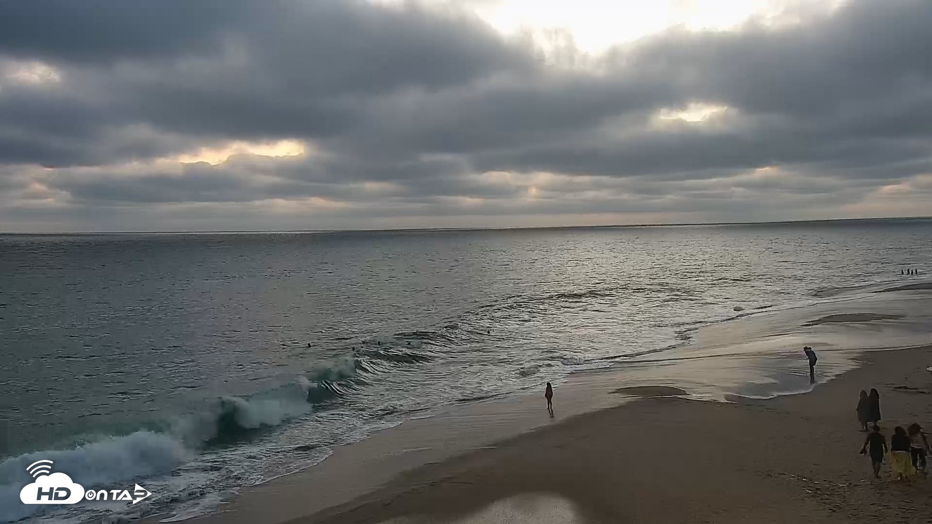 Snapshot of Carlsbad Beach Surf Live Webcam taken Jul 13, 2026, 8:12pm PDT