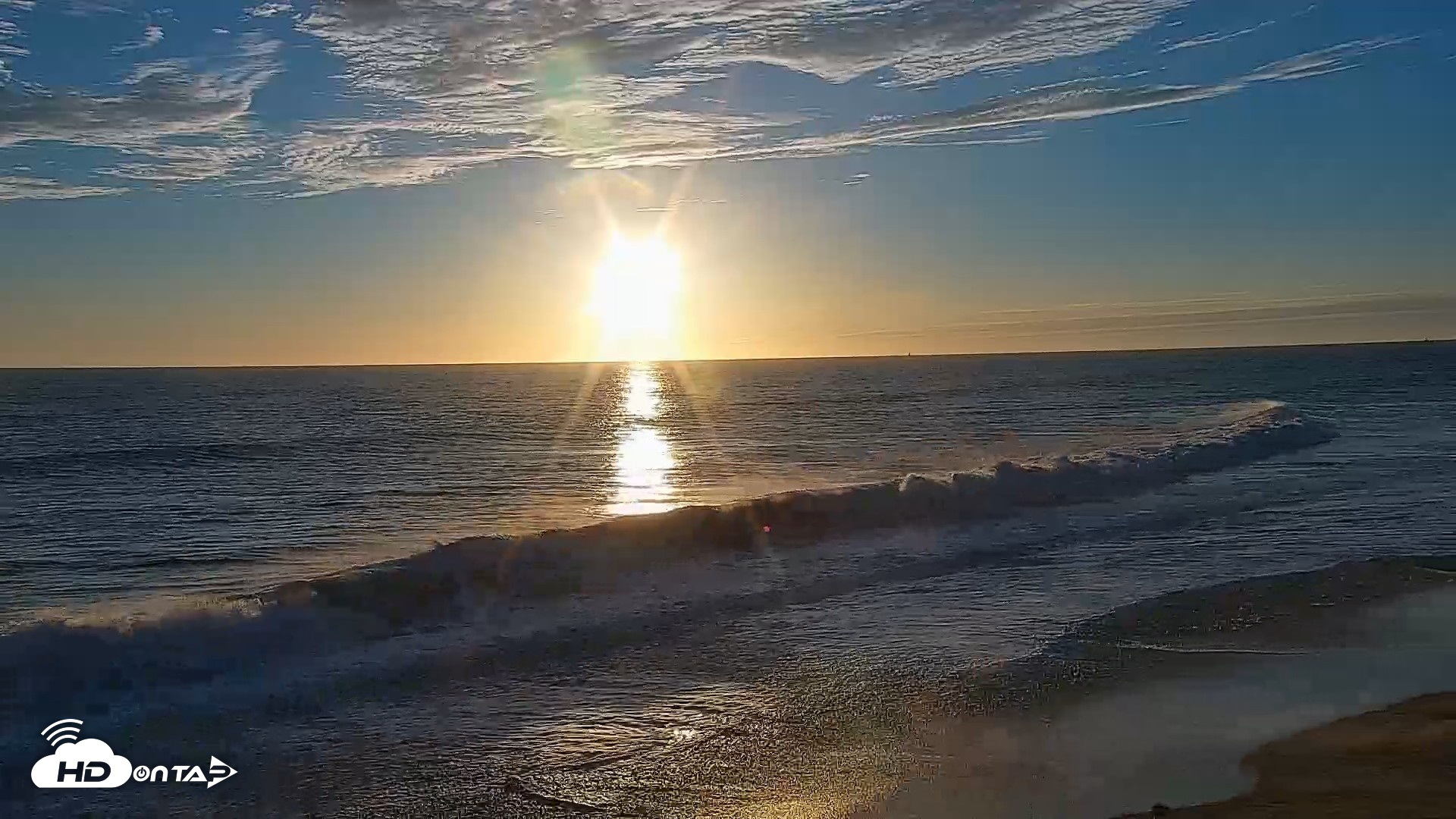 Snapshot of Carlsbad Beach Surf Live Webcam taken Sep 5, 2026, 6:54pm PDT