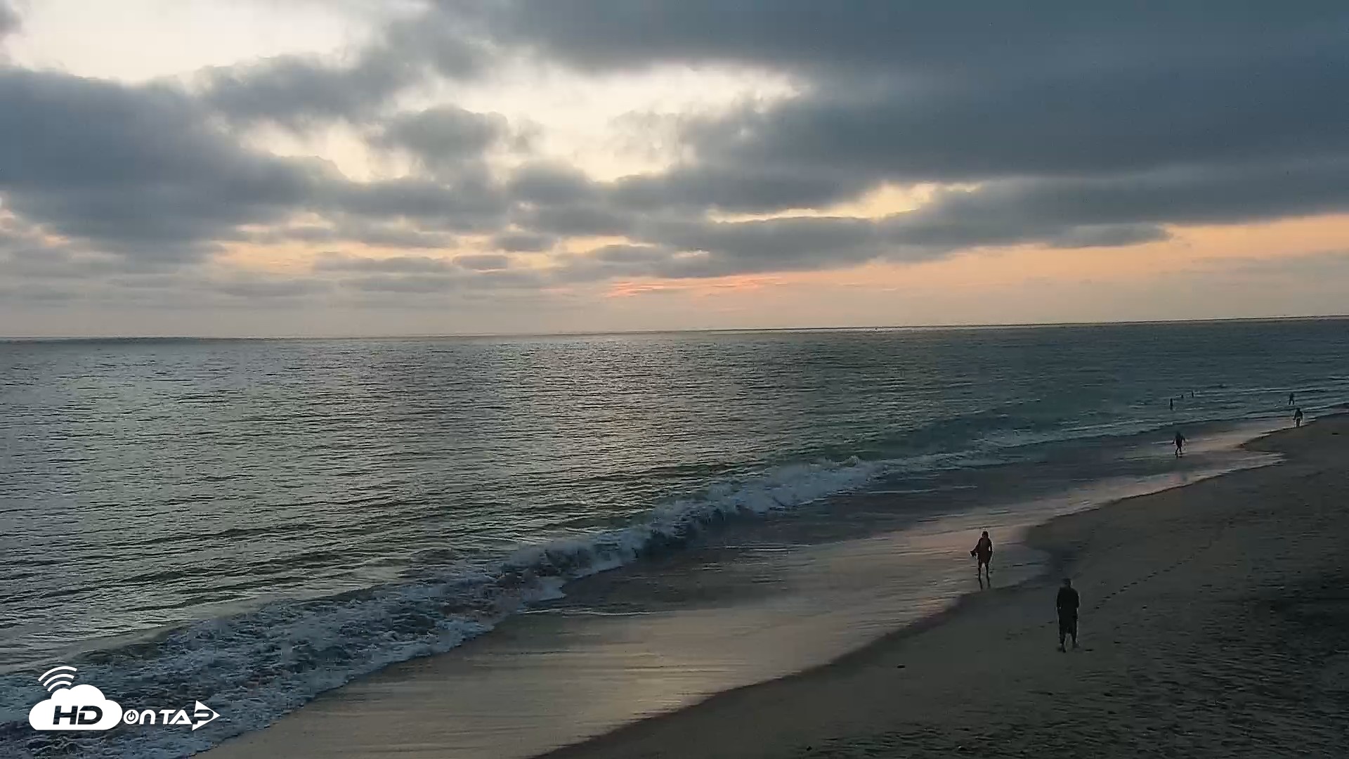 Snapshot of Carlsbad Beach Surf Live Webcam taken Aug 11, 2026, 7:43pm PDT