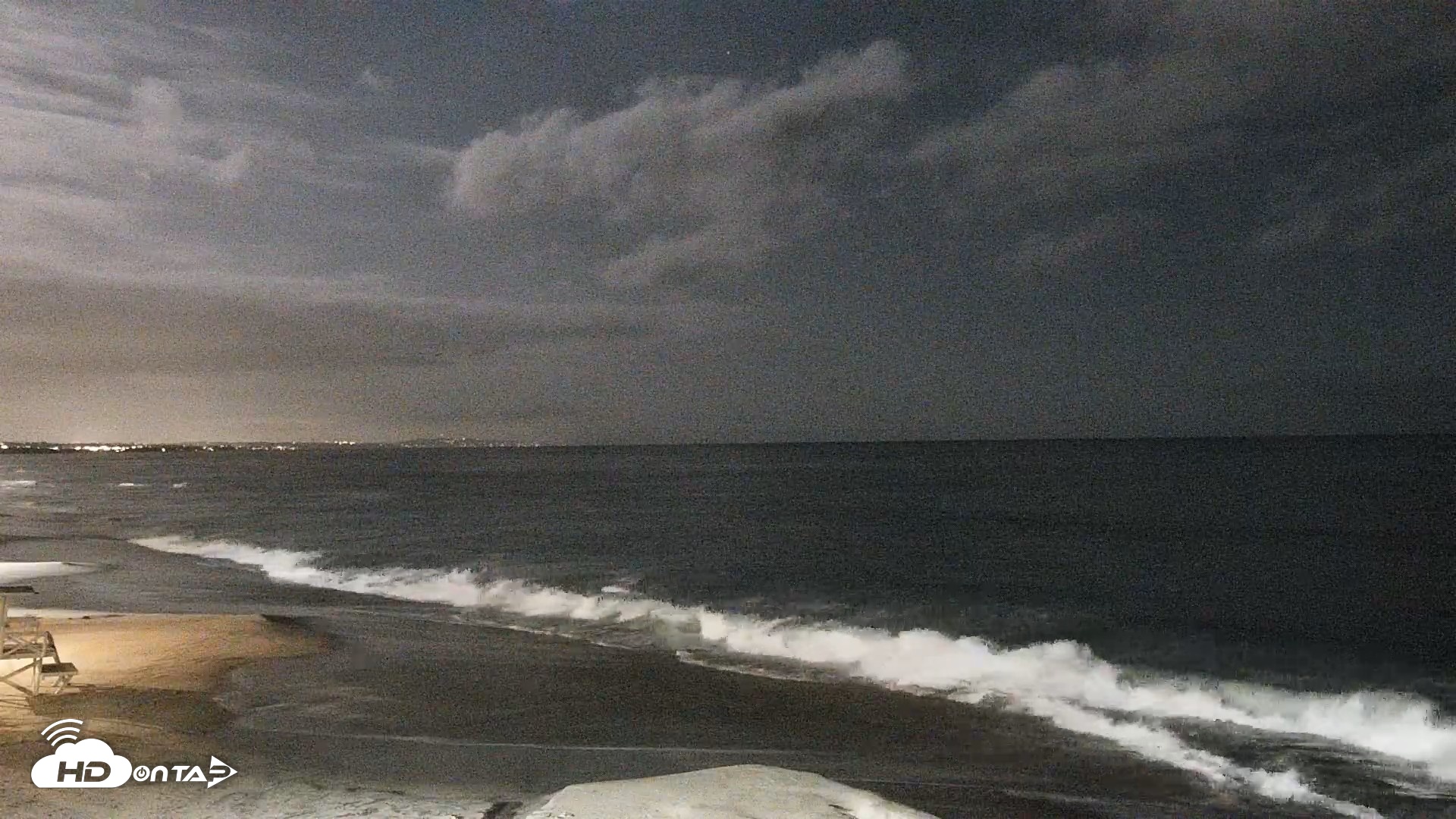 Snapshot of Carlsbad Beach Surf Live Webcam taken Jun 30, 2026, 11:27pm PDT