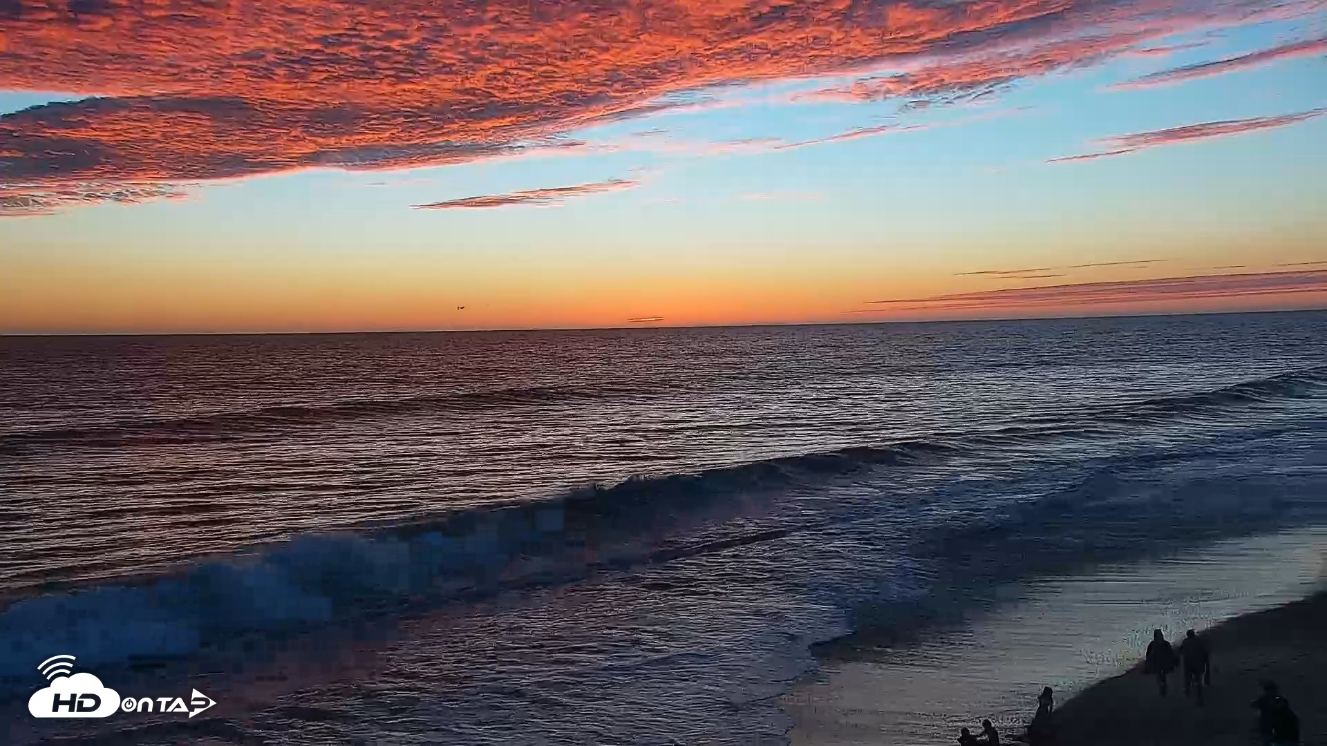 Snapshot of Carlsbad Beach Surf Live Webcam taken Sep 5, 2026, 7:16pm PDT