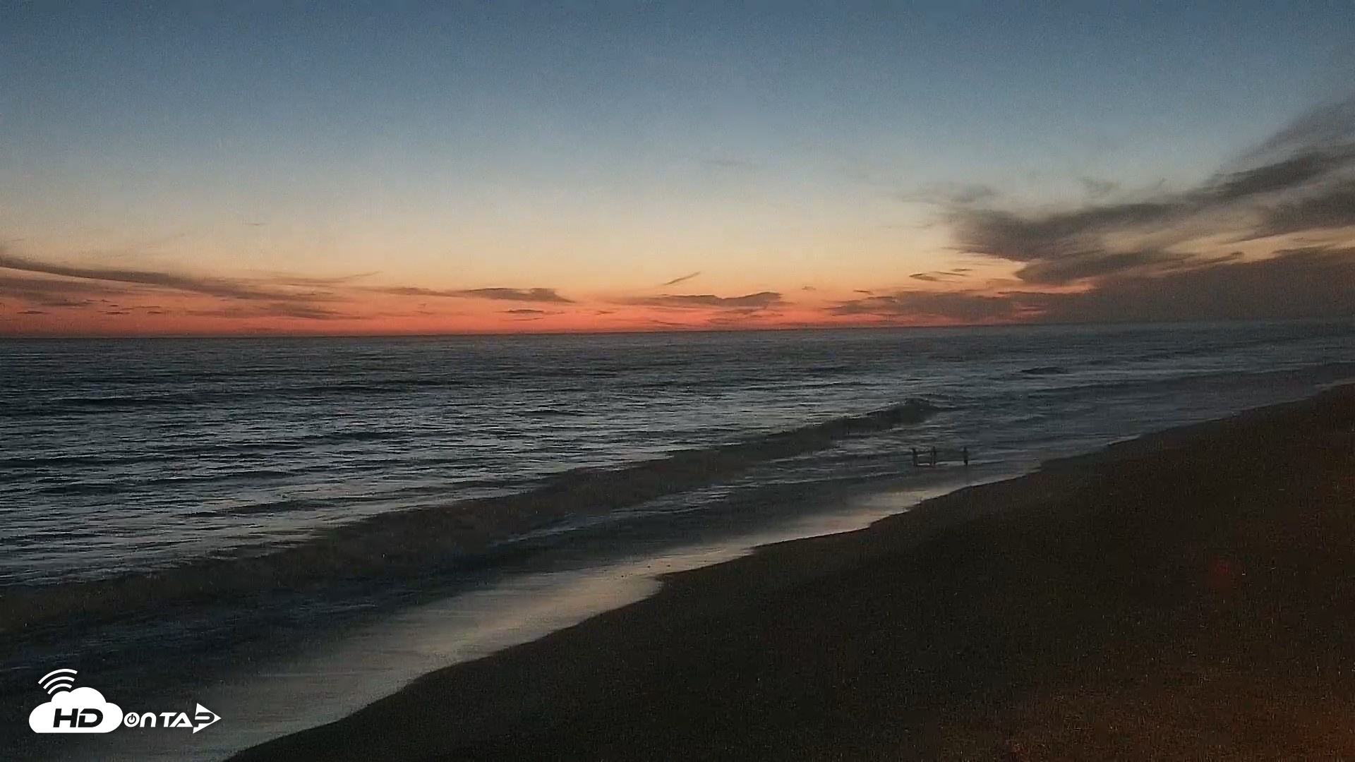 Snapshot of Carlsbad Beach Surf Live Webcam taken Aug 16, 2026, 8:13pm PDT