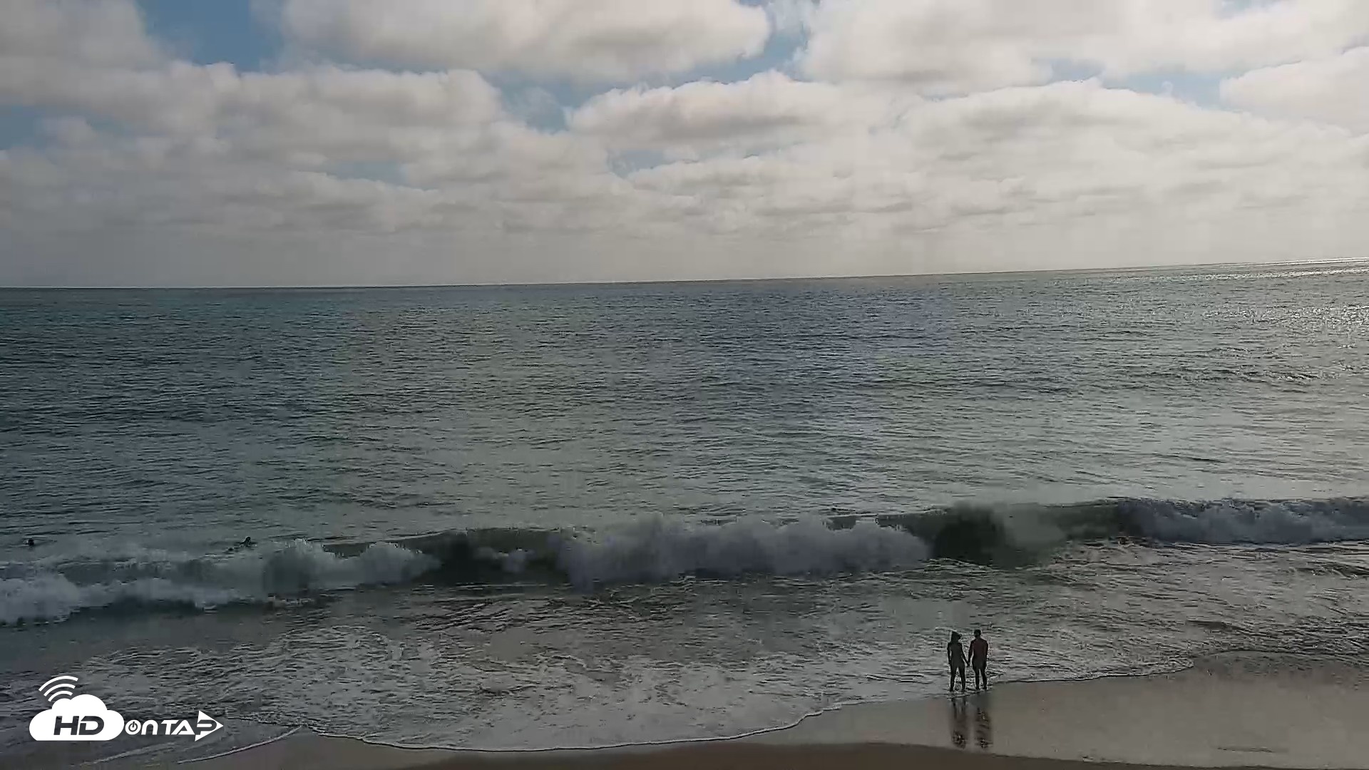 Snapshot of Carlsbad Beach Surf Live Webcam taken Aug 12, 2026, 4:49pm PDT