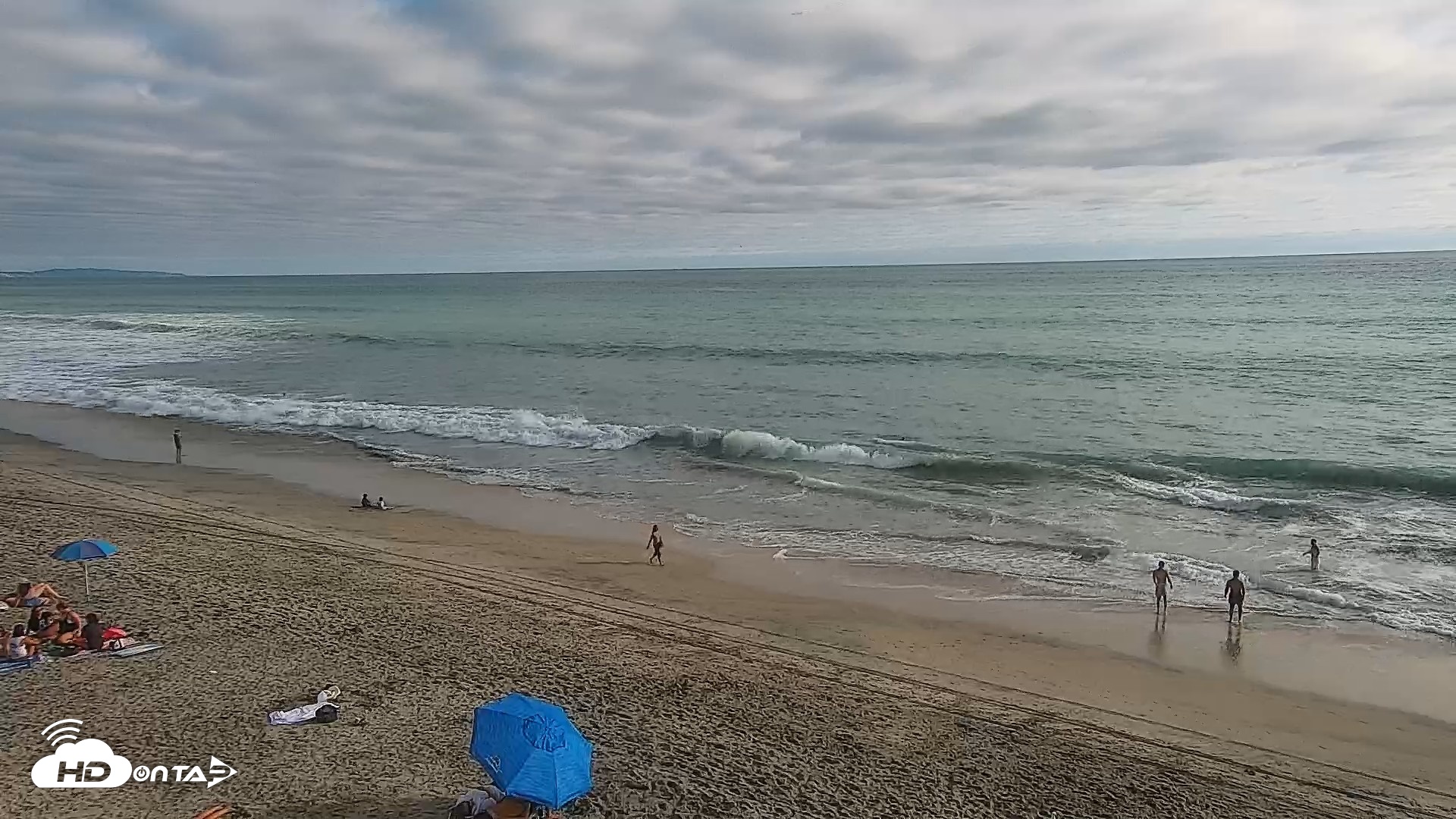 Snapshot of Carlsbad Beach Surf Live Webcam taken Aug 14, 2026, 5:42pm PDT