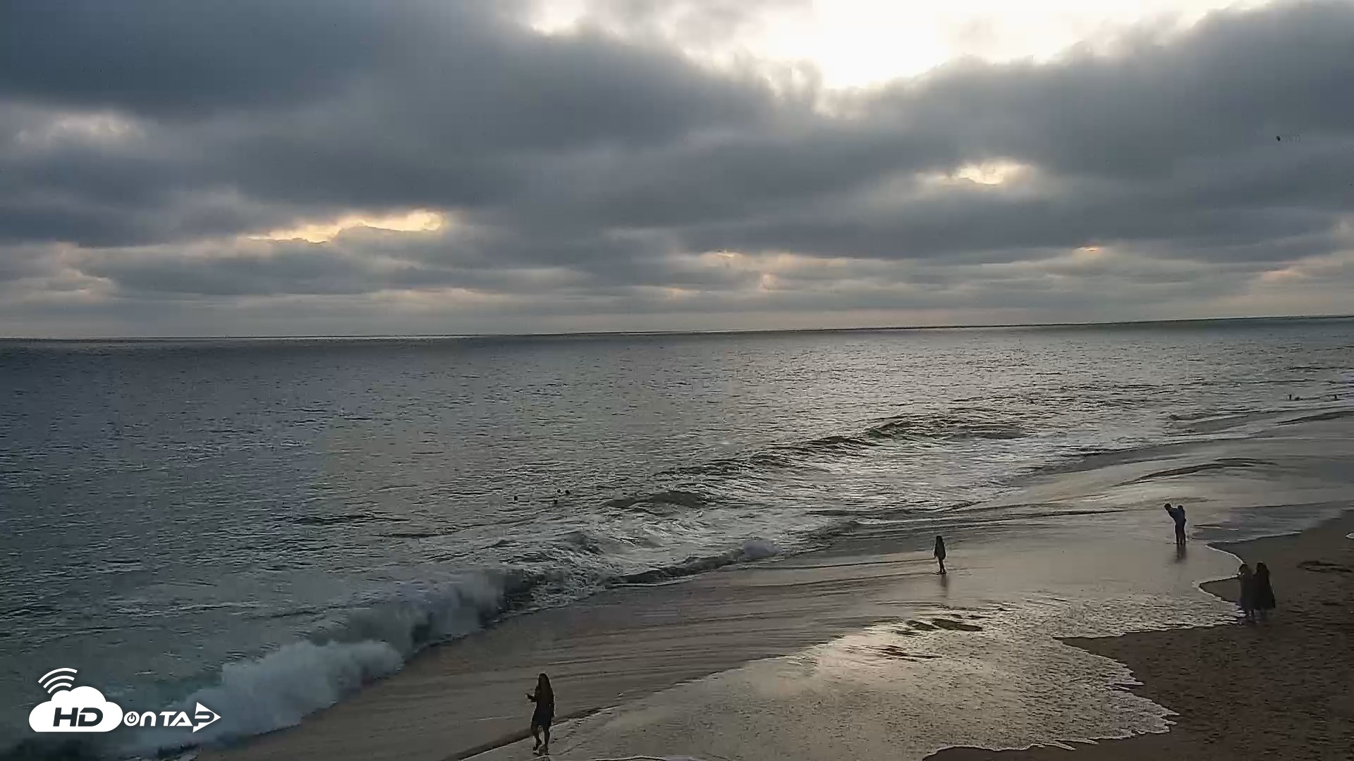 Snapshot of Carlsbad Beach Surf Live Webcam taken Jul 13, 2026, 8:11pm PDT