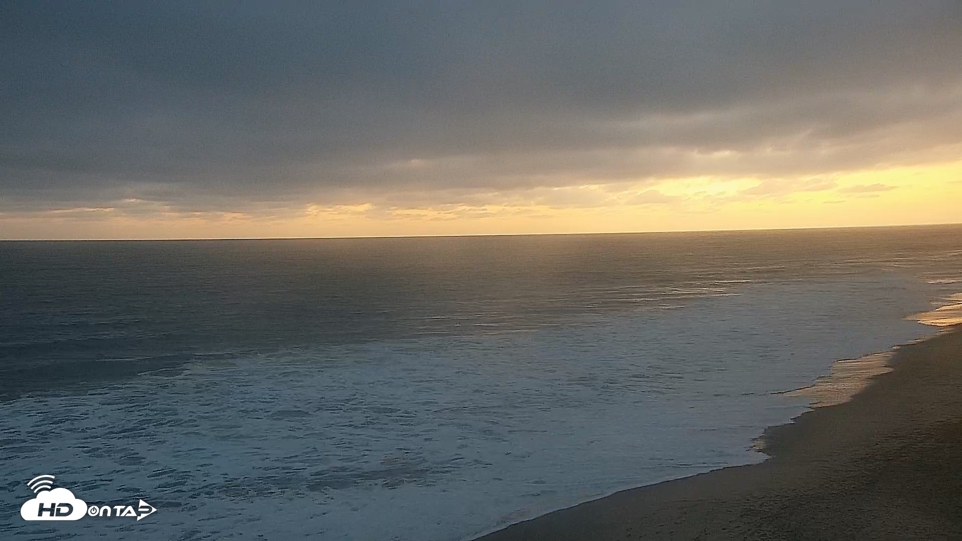 Snapshot of Carlsbad Beach Surf Live Webcam taken Jun 15, 2026, 8:22pm PDT