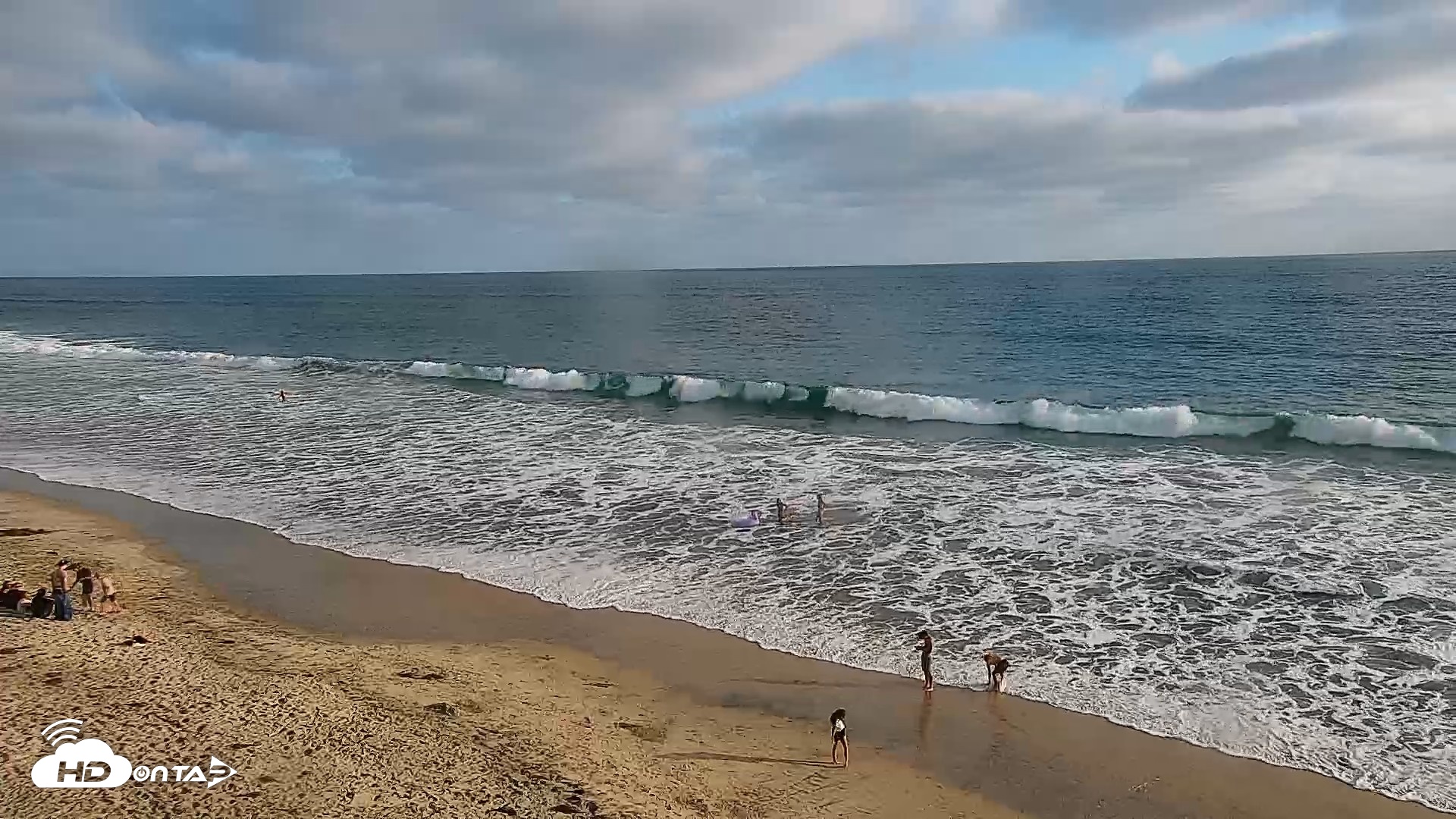 Snapshot of Carlsbad Beach Surf Live Webcam taken May 22, 2026, 6:28pm PDT