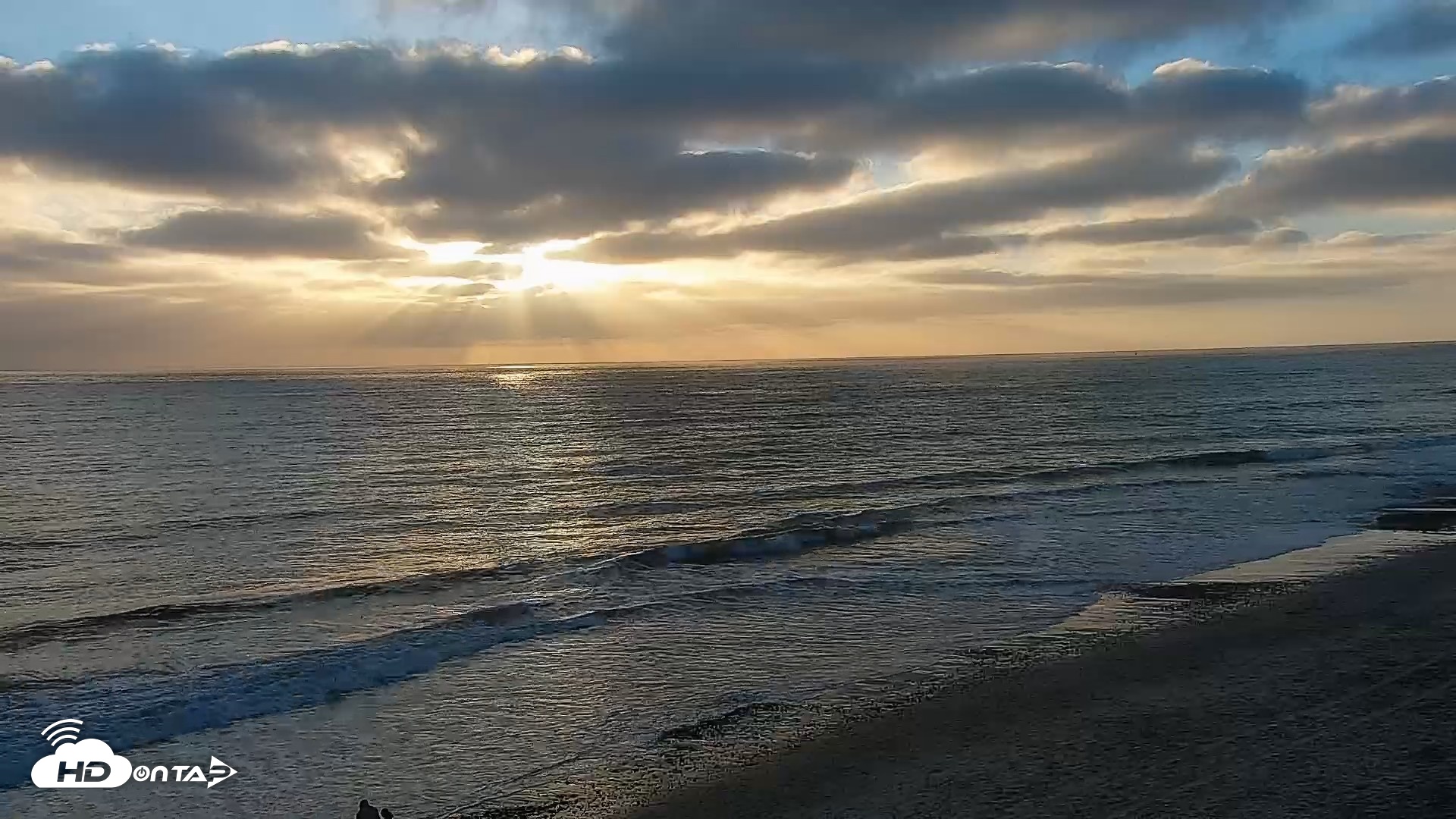 Snapshot of Carlsbad Beach Surf Live Webcam taken Sep 13, 2026, 6:33pm PDT