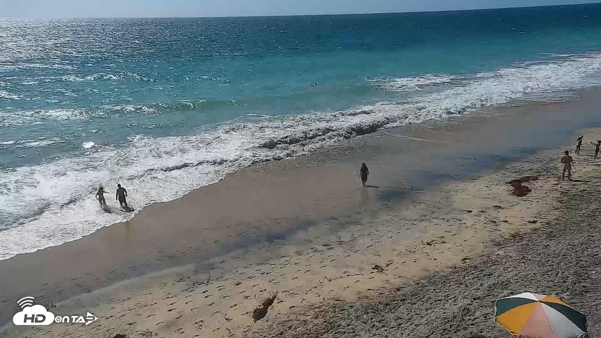 Snapshot of Carlsbad Beach Surf Live Webcam taken Sep 17, 2026, 3:00pm PDT