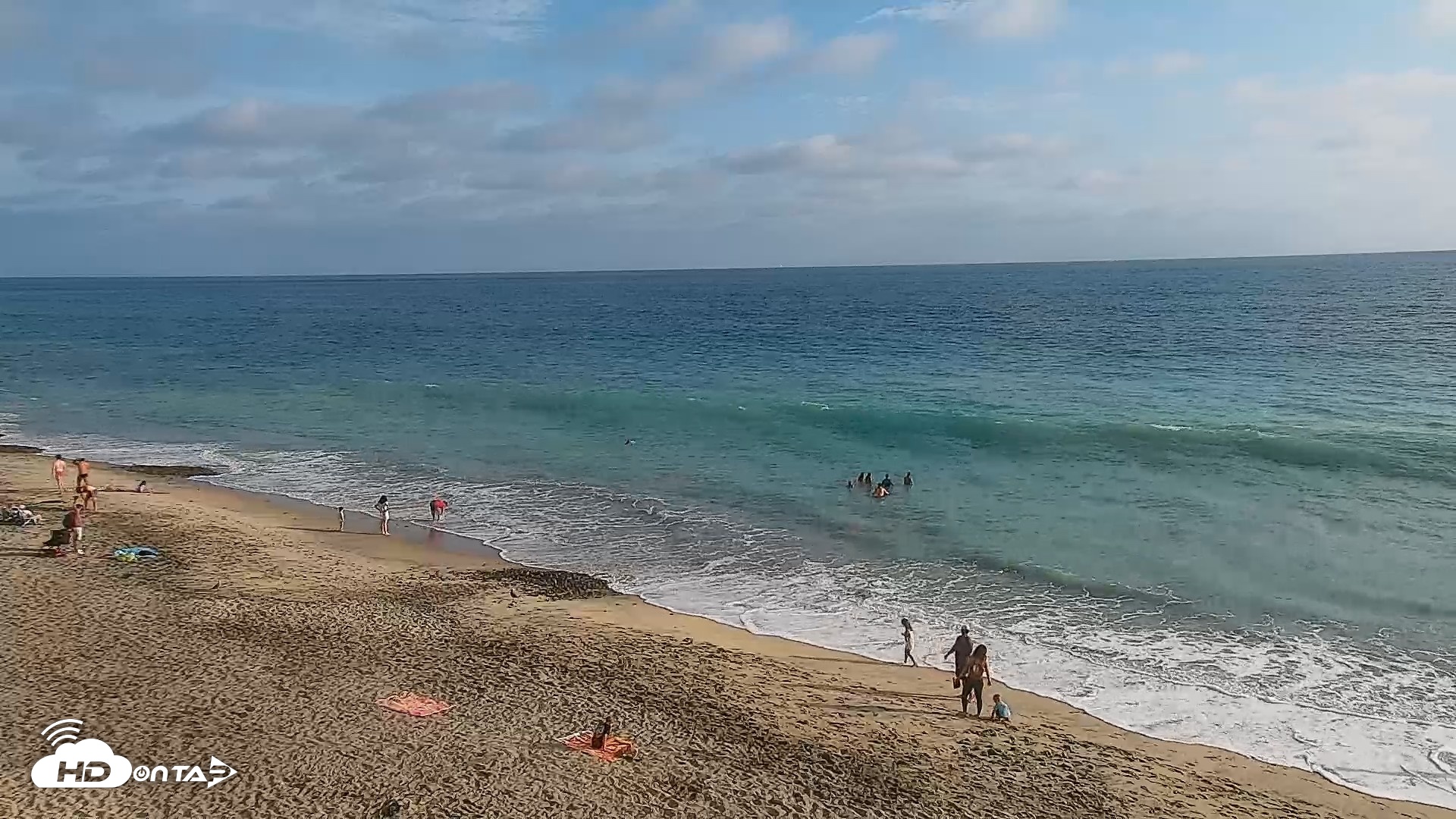 Snapshot of Carlsbad Beach Surf Live Webcam taken Aug 6, 2026, 6:20pm PDT
