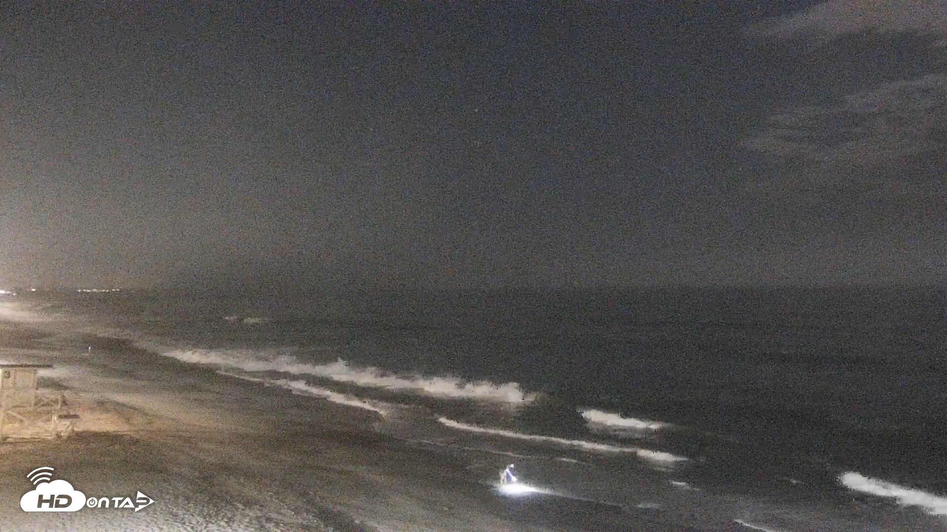 Snapshot of Carlsbad Beach Surf Live Webcam taken Aug 24, 2026, 12:14am PDT