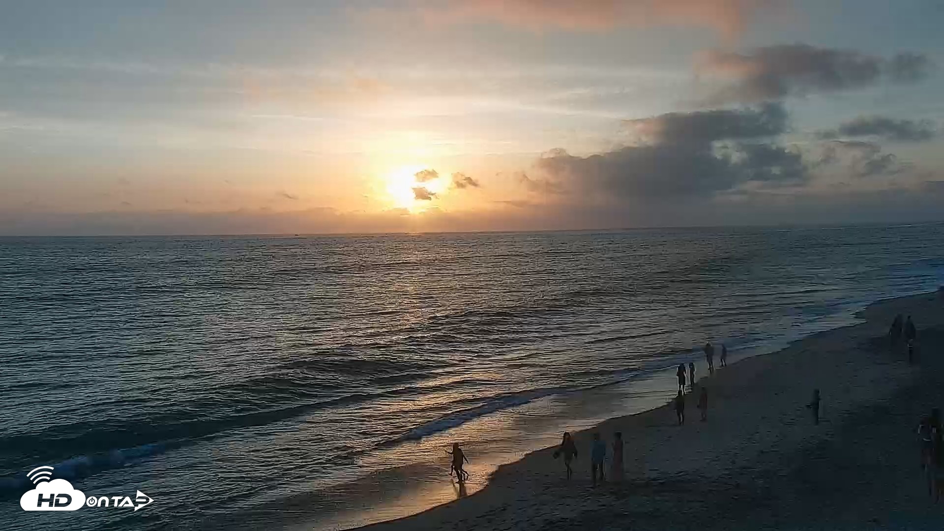 Snapshot of Carlsbad Beach Surf Live Webcam taken Aug 10, 2026, 7:28pm PDT