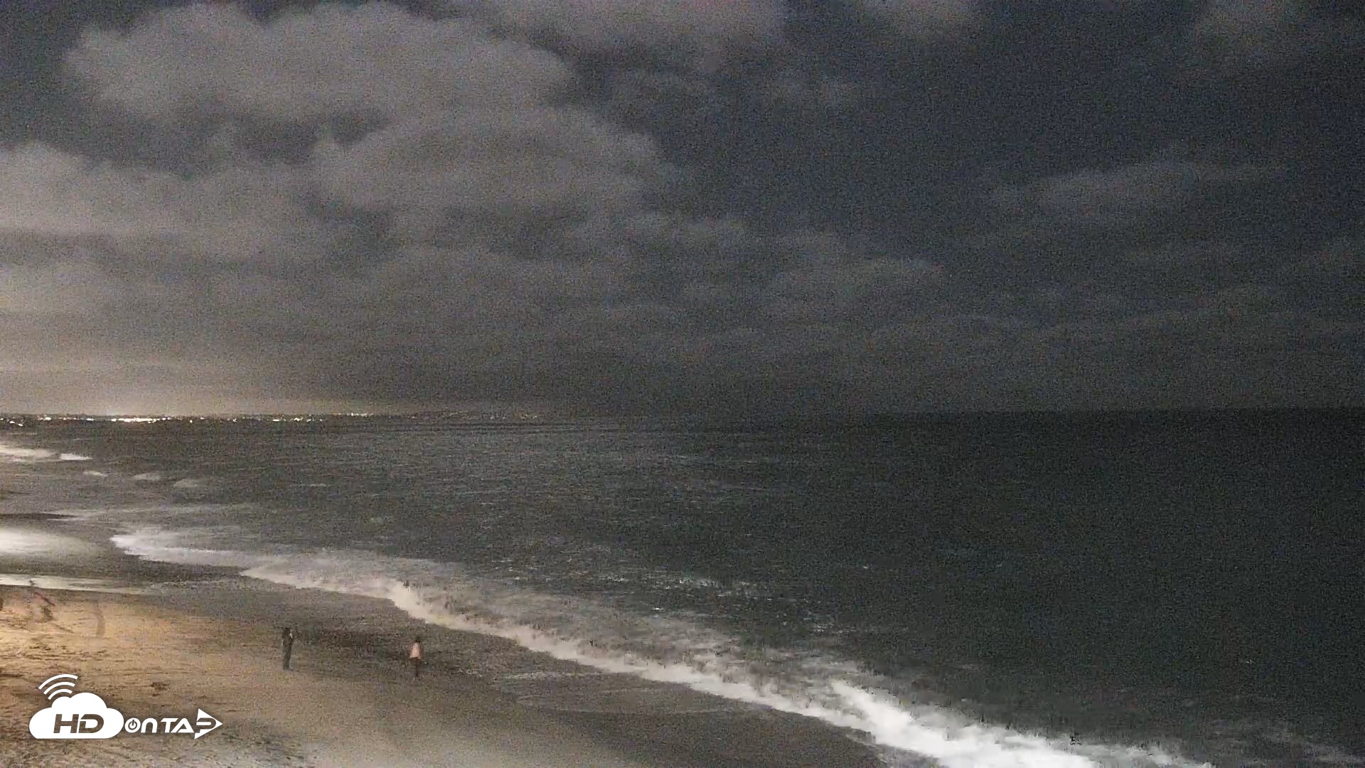 Snapshot of Carlsbad Beach Surf Live Webcam taken Sep 22, 2026, 9:33pm PDT