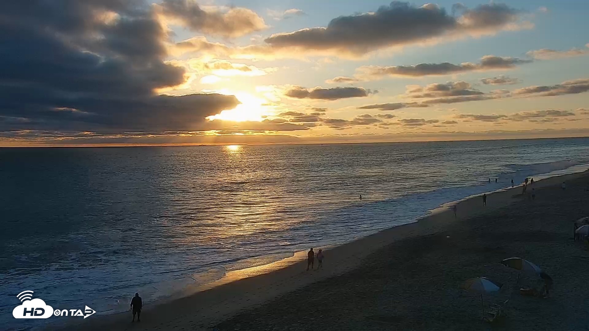 Snapshot of Carlsbad Beach Surf Live Webcam taken Aug 14, 2026, 7:18pm PDT