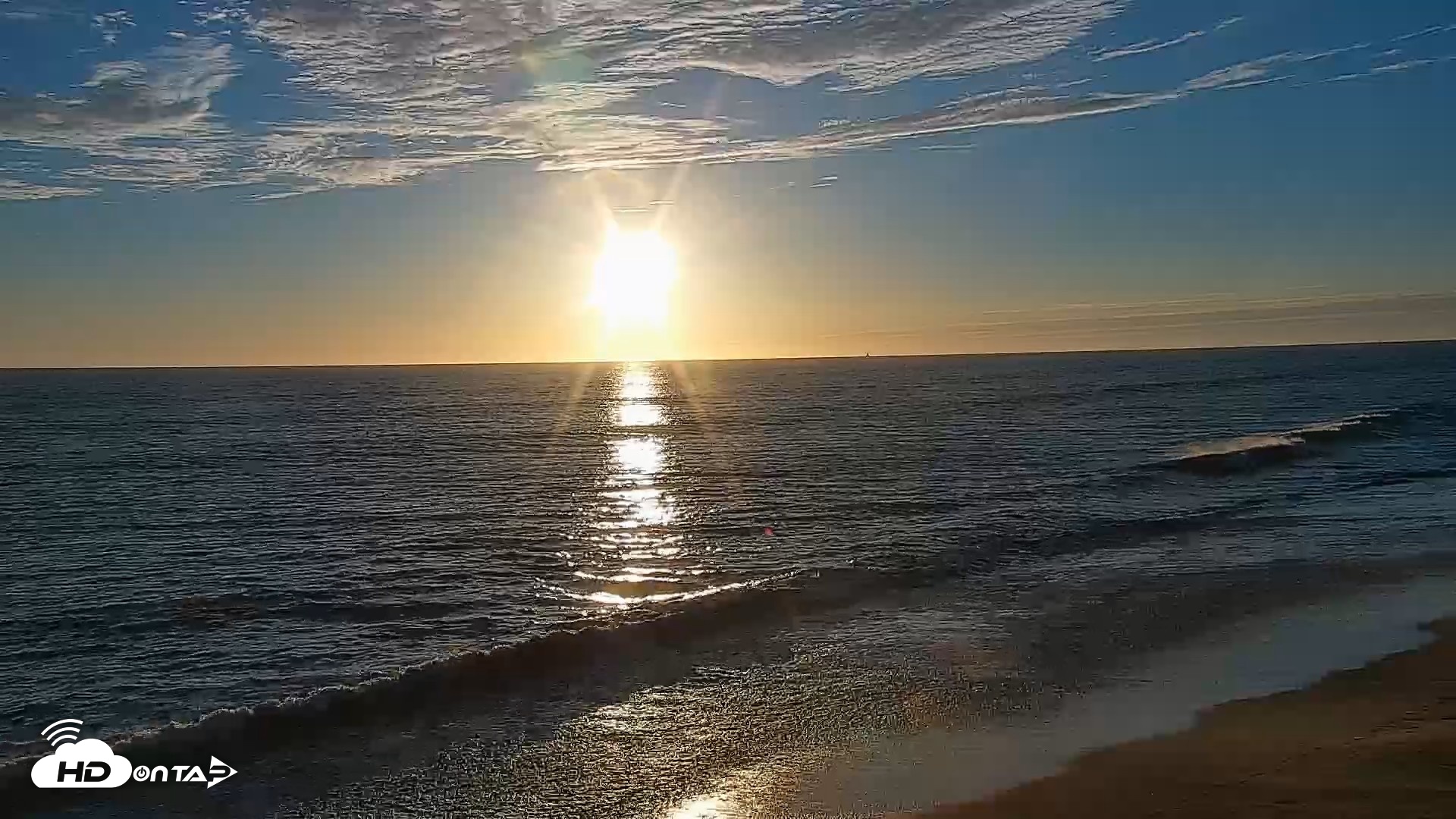 Snapshot of Carlsbad Beach Surf Live Webcam taken Sep 5, 2026, 6:51pm PDT