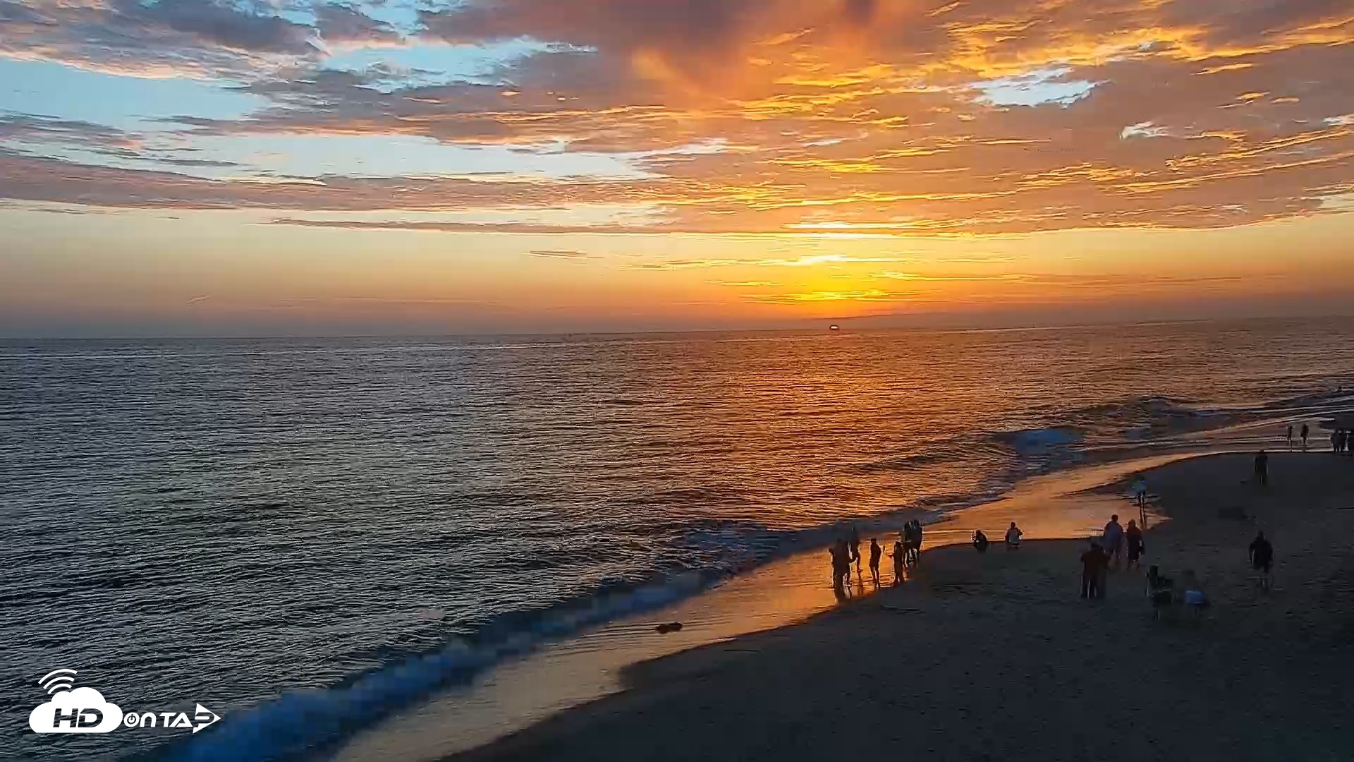 Snapshot of Carlsbad Beach Surf Live Webcam taken Jul 12, 2026, 8:01pm PDT