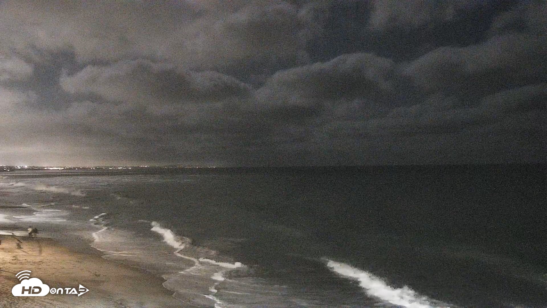 Snapshot of Carlsbad Beach Surf Live Webcam taken Sep 22, 2026, 8:40pm PDT
