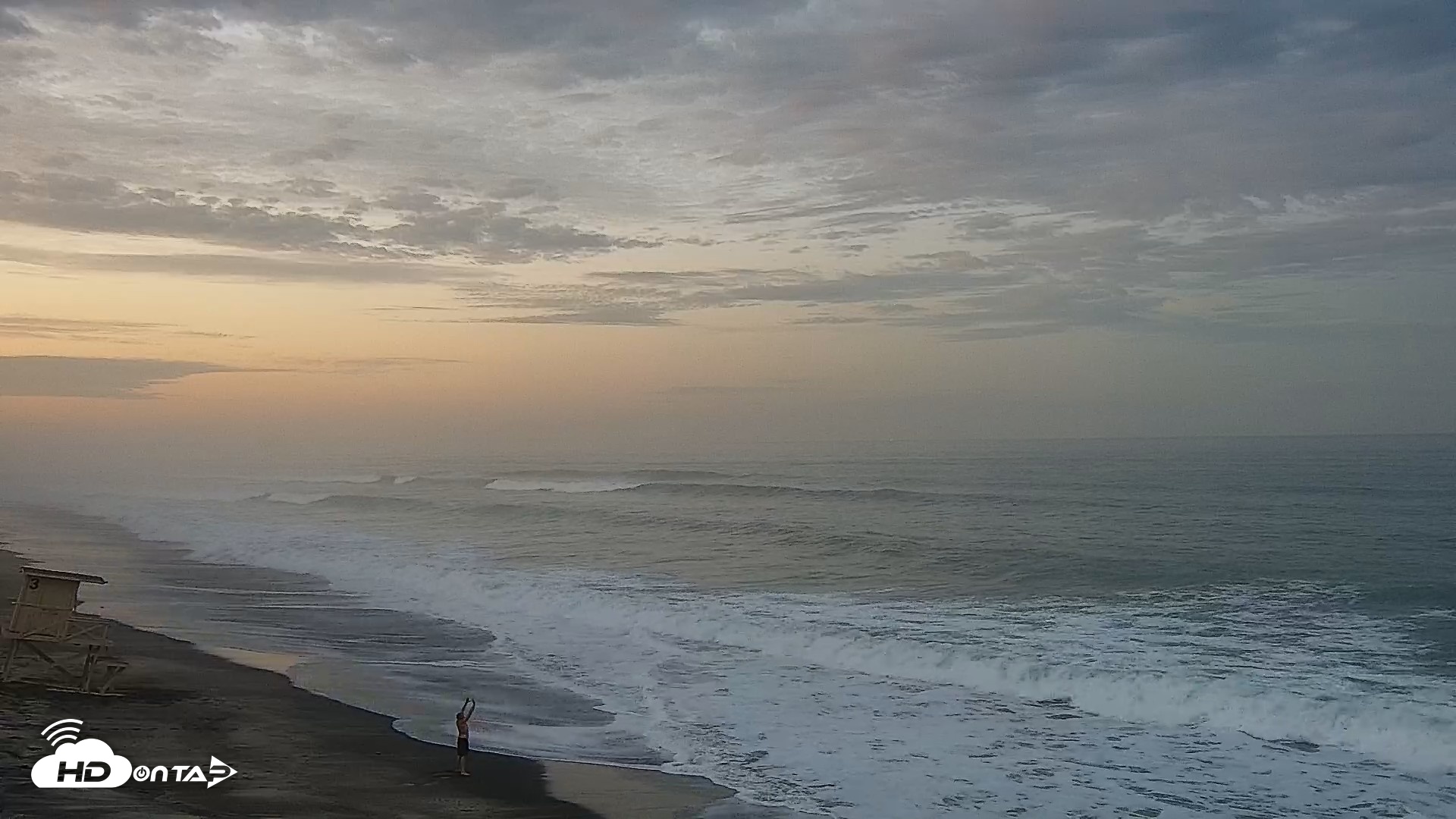Snapshot of Carlsbad Beach Surf Live Webcam taken Sep 8, 2026, 6:17am PDT
