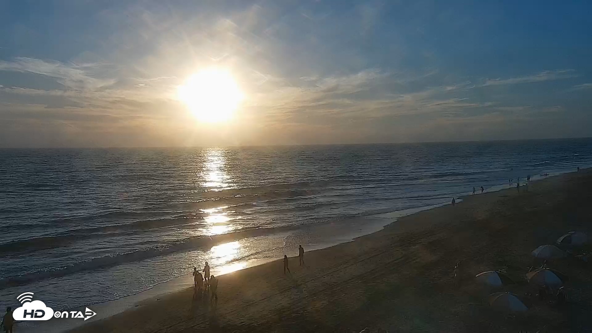 Snapshot of Carlsbad Beach Surf Live Webcam taken Aug 17, 2026, 7:07pm PDT