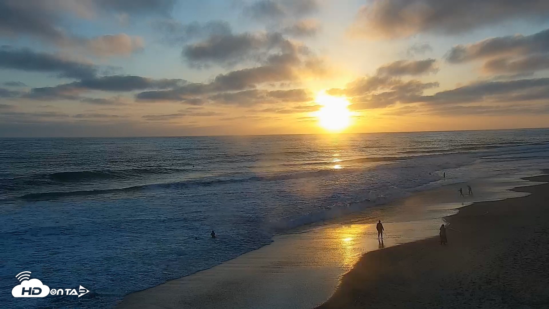 Snapshot of Carlsbad Beach Surf Live Webcam taken Jun 9, 2026, 7:48pm PDT