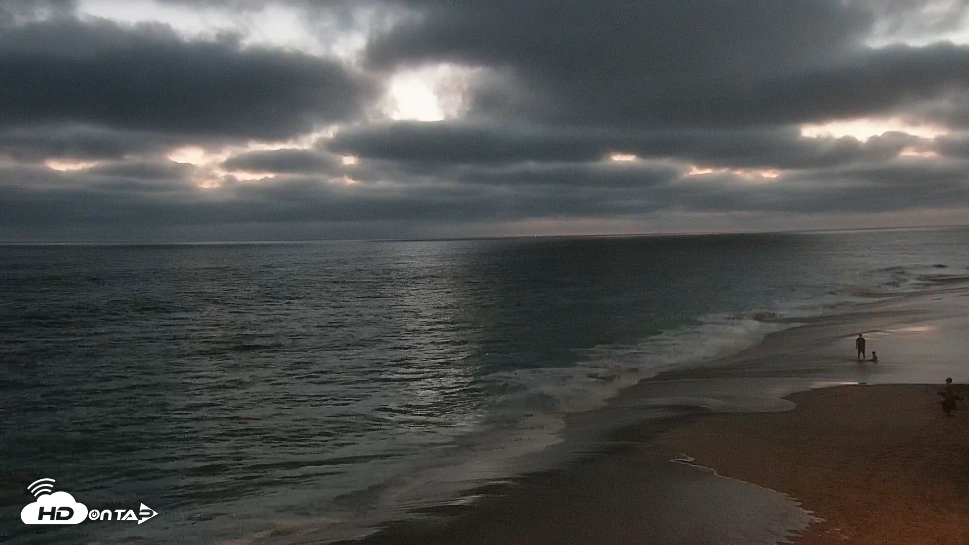 Snapshot of Carlsbad Beach Surf Live Webcam taken Jul 13, 2026, 8:35pm PDT