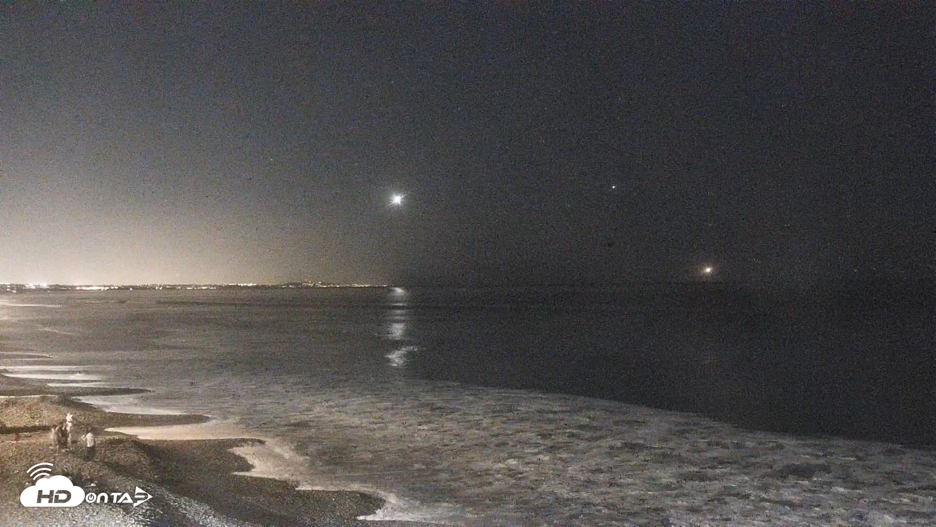 Snapshot of Carlsbad Beach Surf Live Webcam taken Oct 16, 2026, 7:36pm PDT