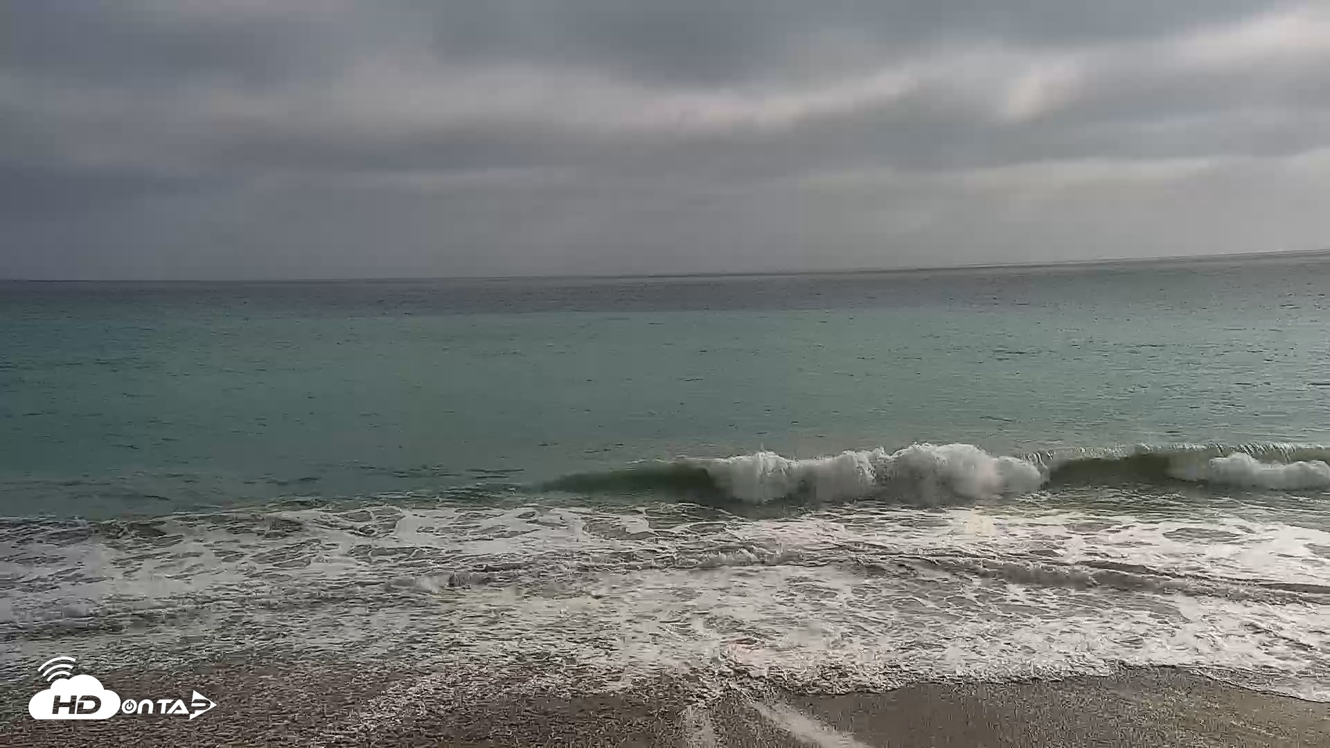 Snapshot of Carlsbad Beach Surf Live Webcam taken Jul 26, 2026, 5:40pm PDT
