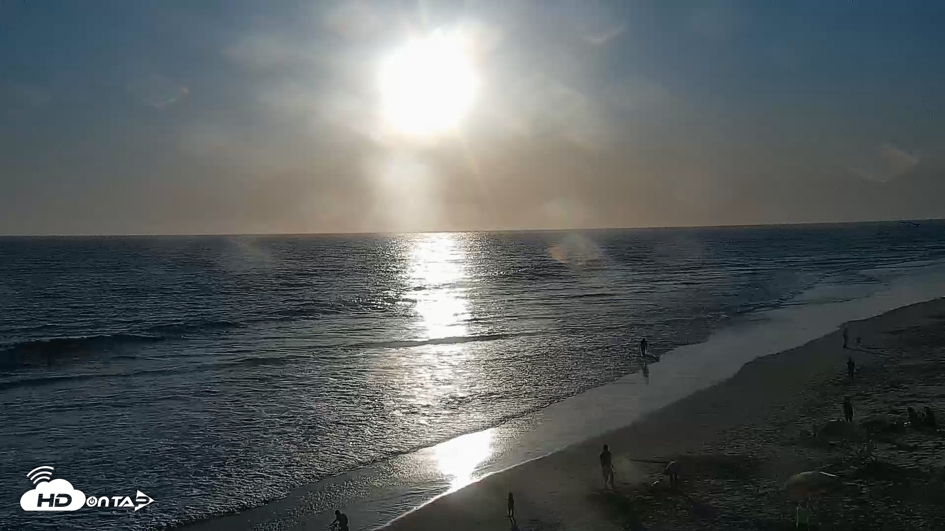 Snapshot of Carlsbad Beach Surf Live Webcam taken May 19, 2026, 6:58pm PDT