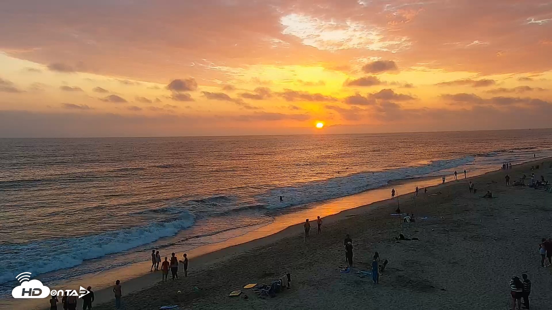 Snapshot of Carlsbad Beach Surf Live Webcam taken Jul 18, 2026, 7:53pm PDT