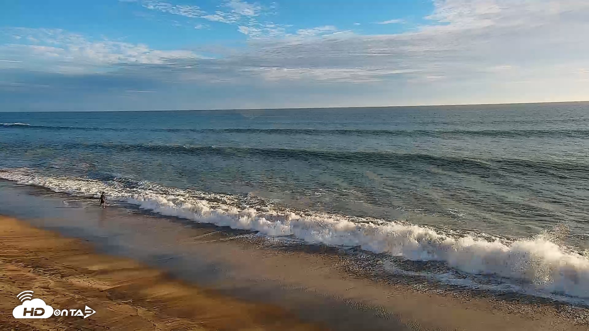 Snapshot of Carlsbad Beach Surf Live Webcam taken Sep 5, 2026, 6:30pm PDT