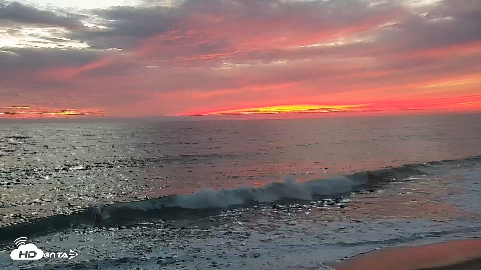 Snapshot of Carlsbad Beach Surf Live Webcam taken Sep 26, 2026, 7:00pm PDT