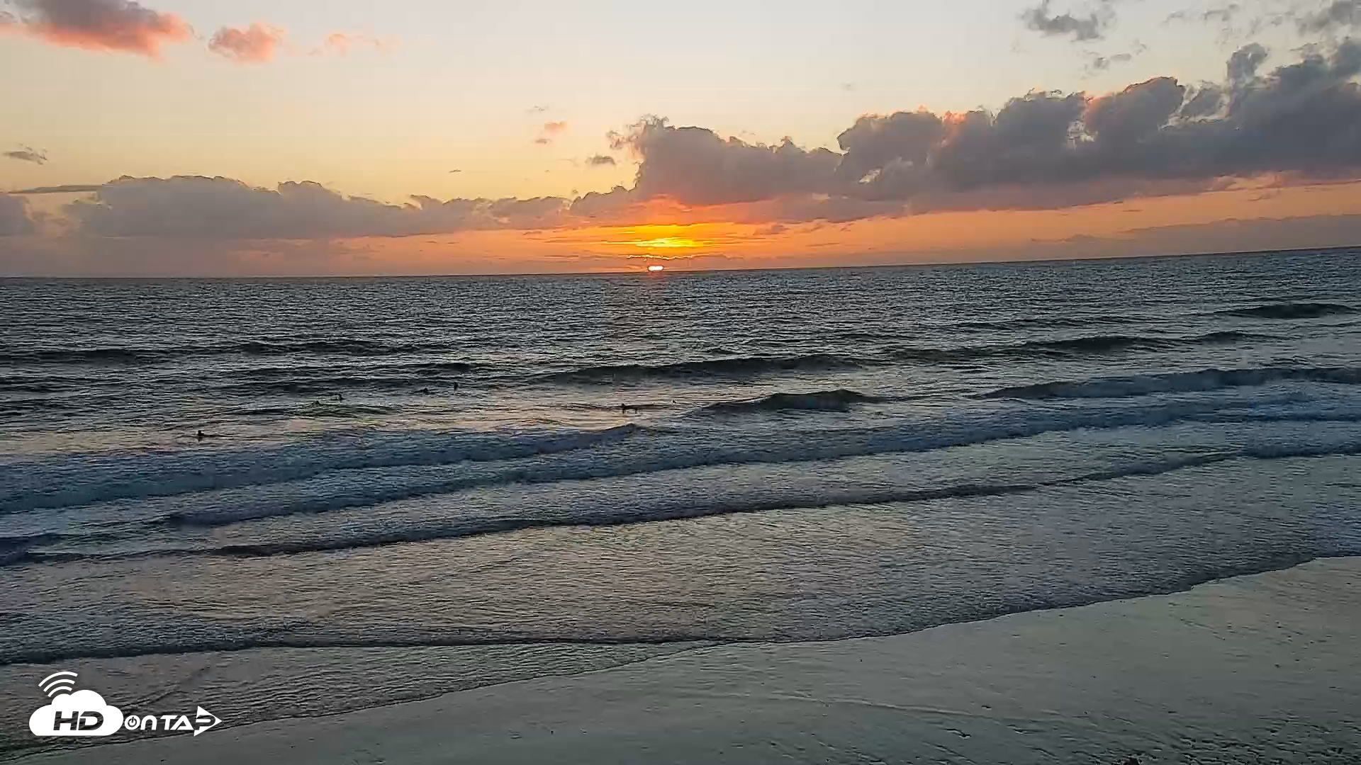 Snapshot of Carlsbad Beach Surf Live Webcam taken Feb 17, 2026, 5:35pm PST