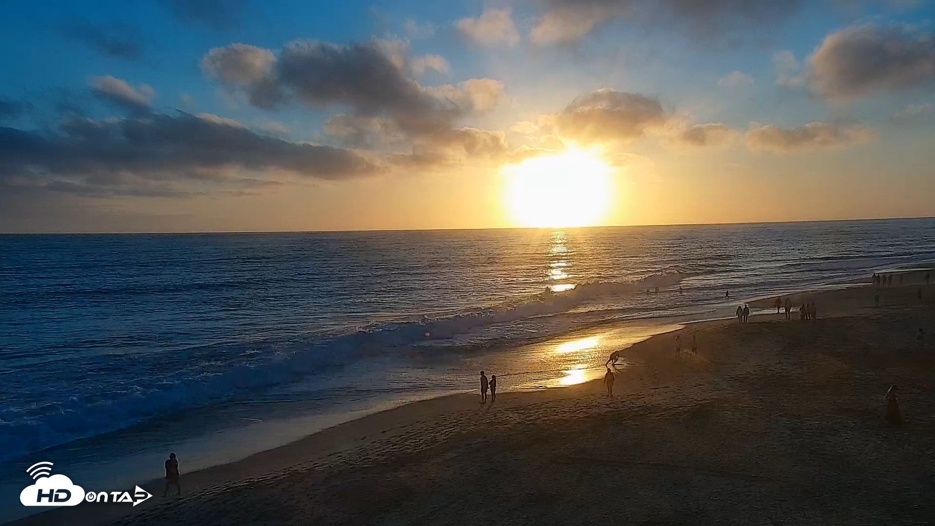 Snapshot of Carlsbad Beach Surf Live Webcam taken Jul 7, 2026, 7:52pm PDT