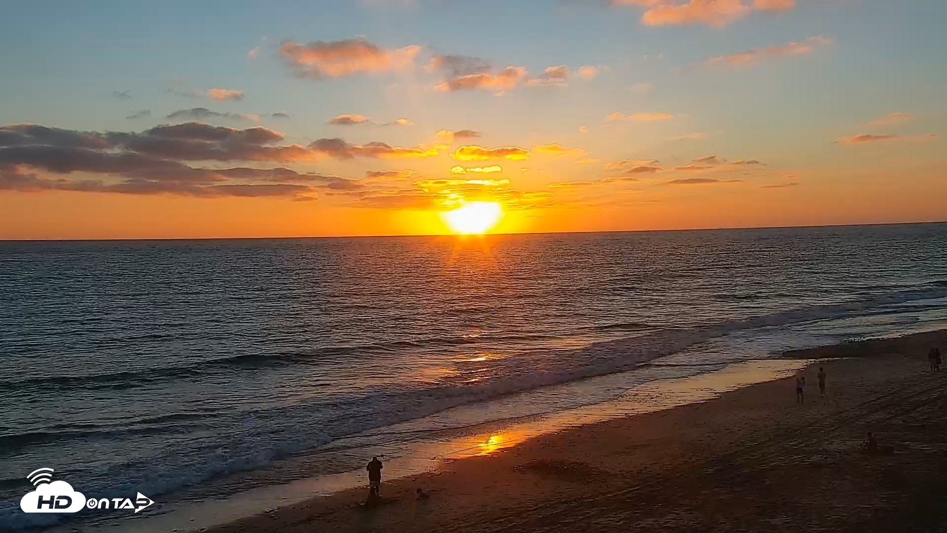 Snapshot of Carlsbad Beach Surf Live Webcam taken Sep 1, 2026, 7:10pm PDT