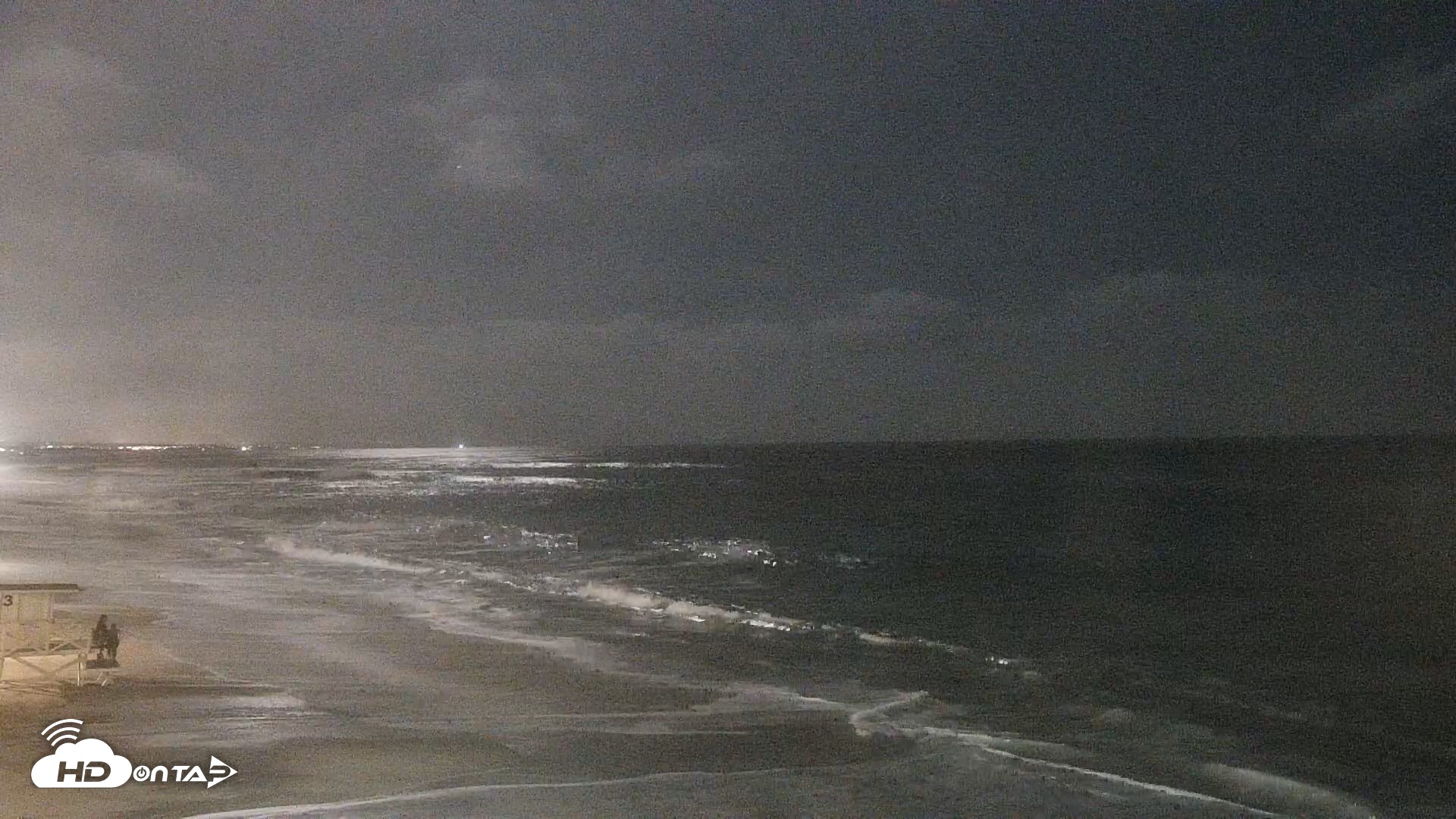 Snapshot of Carlsbad Beach Surf Live Webcam taken Jul 25, 2026, 8:57pm PDT
