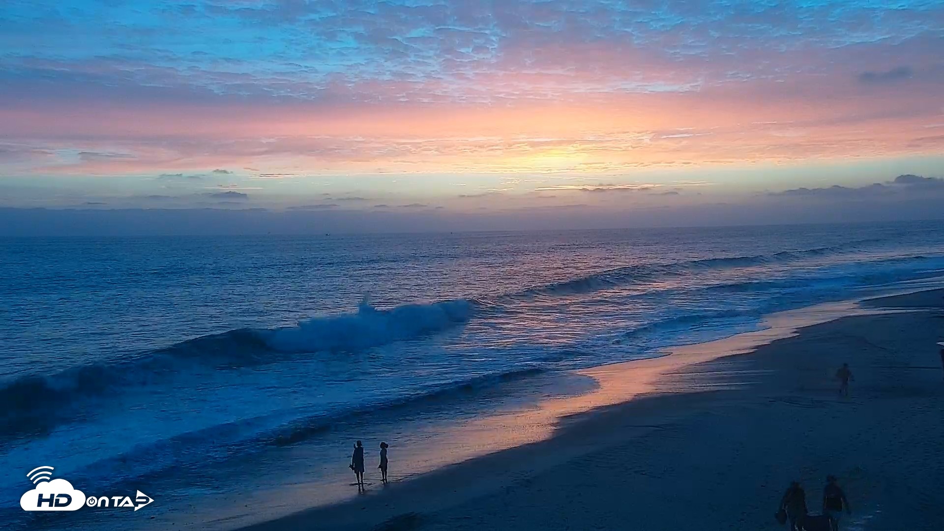Snapshot of Carlsbad Beach Surf Live Webcam taken Jul 25, 2026, 8:06pm PDT
