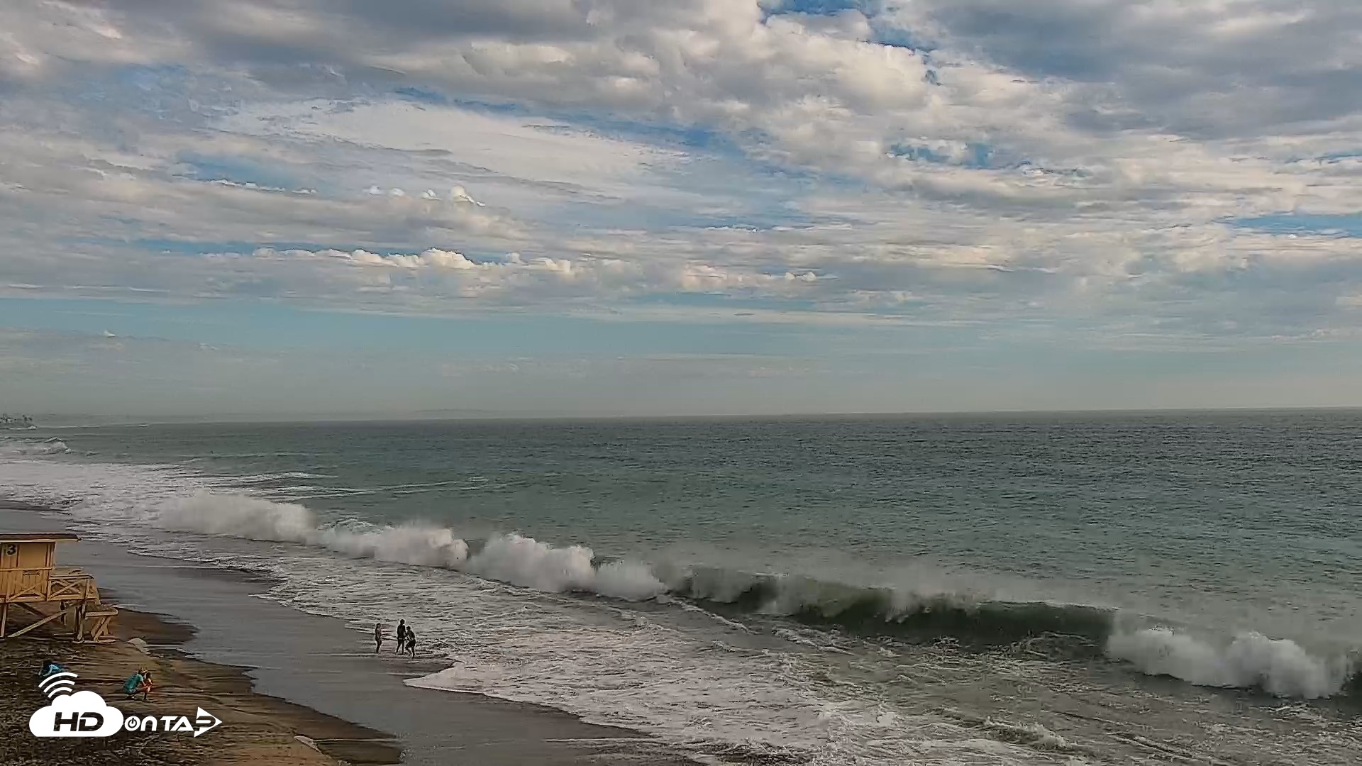 Snapshot of Carlsbad Beach Surf Live Webcam taken Sep 7, 2026, 5:12pm PDT