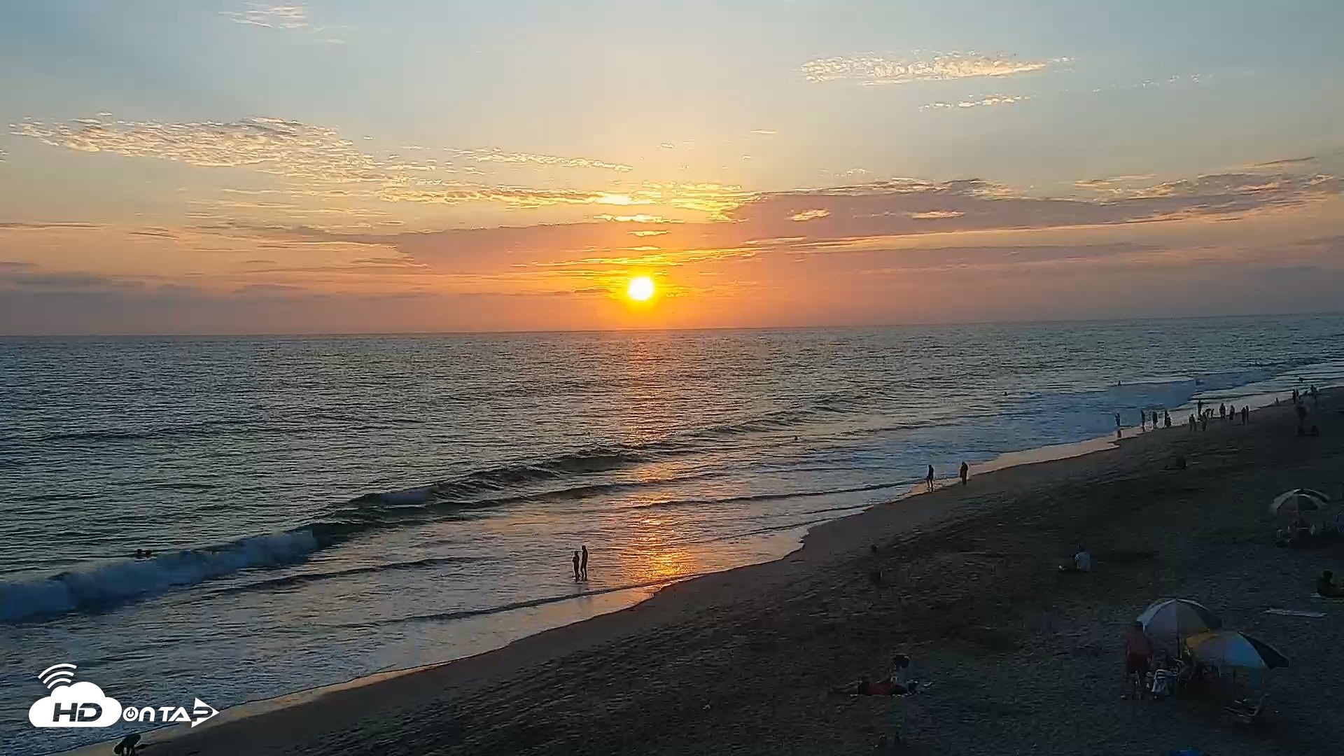 Snapshot of Carlsbad Beach Surf Live Webcam taken Aug 5, 2026, 7:36pm PDT