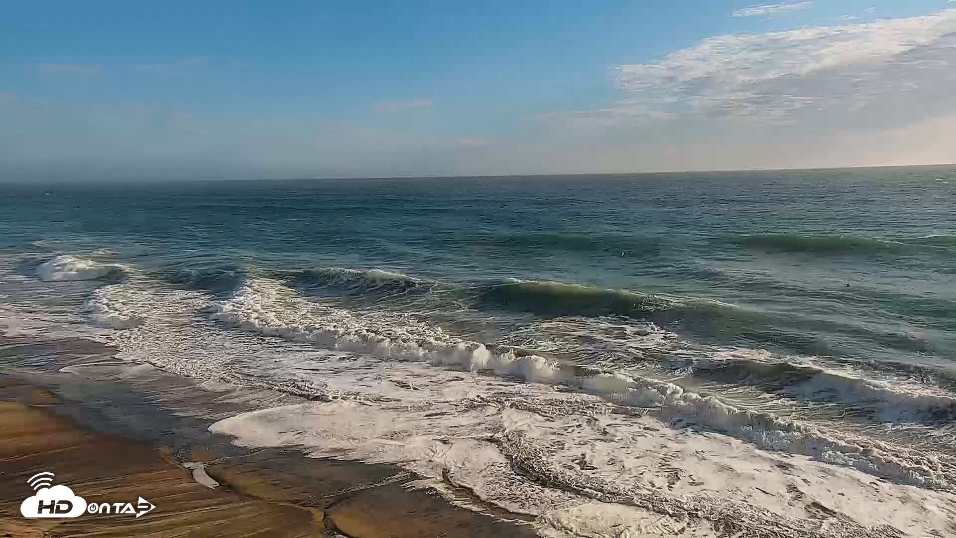 Snapshot of Carlsbad Beach Surf Live Webcam taken Sep 8, 2026, 5:54pm PDT