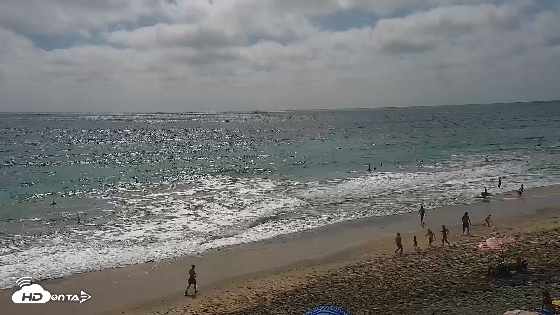 Snapshot of Carlsbad Beach Surf Live Webcam taken Jul 31, 2026, 4:04pm PDT