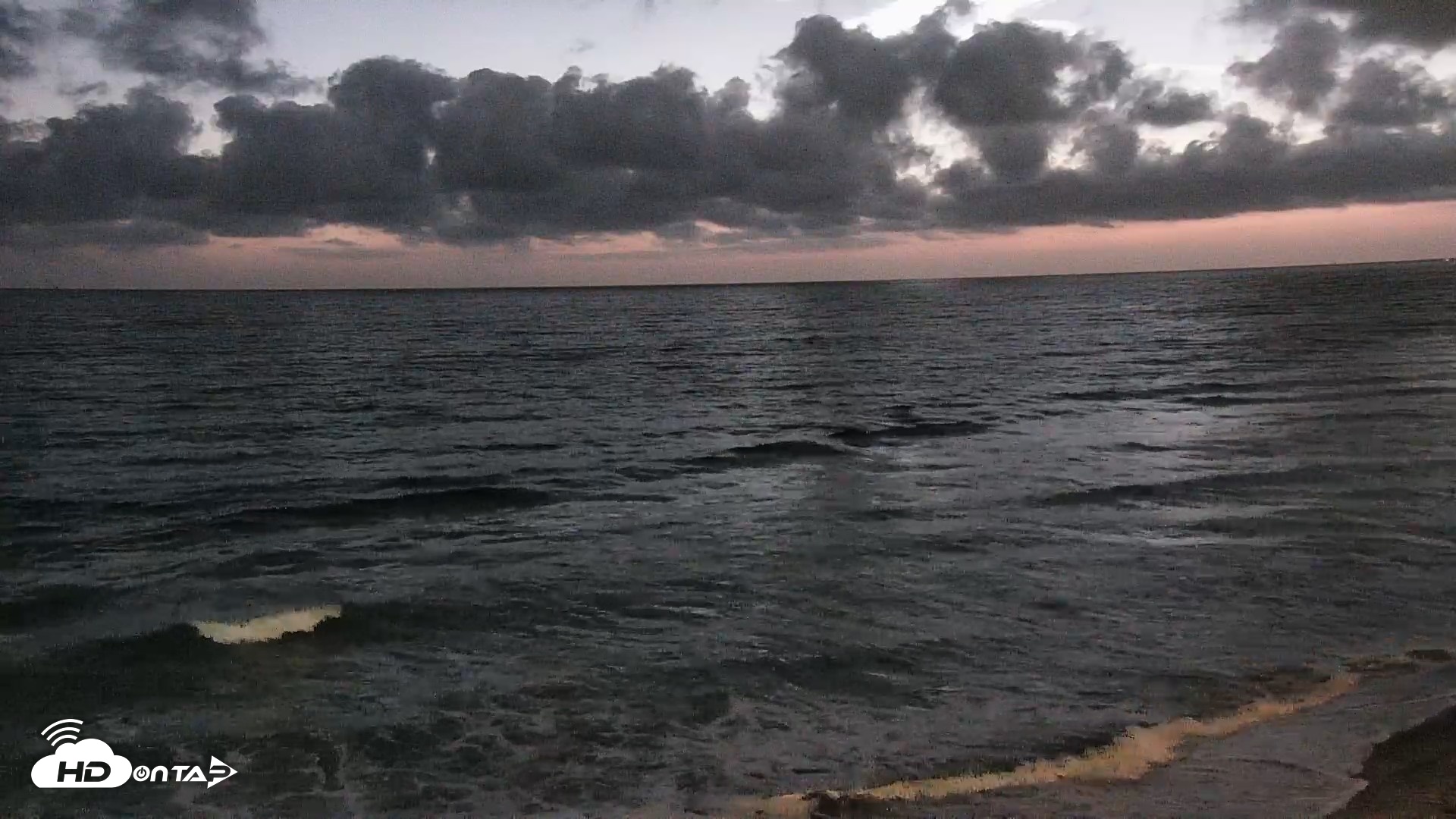 Snapshot of Carlsbad Beach Surf Live Webcam taken Apr 29, 2026, 8:14pm PDT
