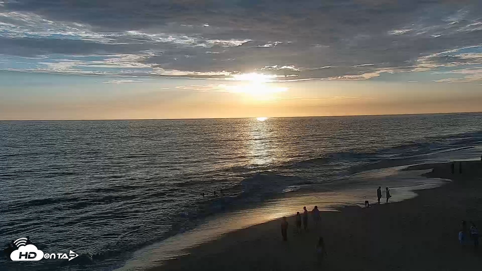 Snapshot of Carlsbad Beach Surf Live Webcam taken Jul 12, 2026, 7:33pm PDT