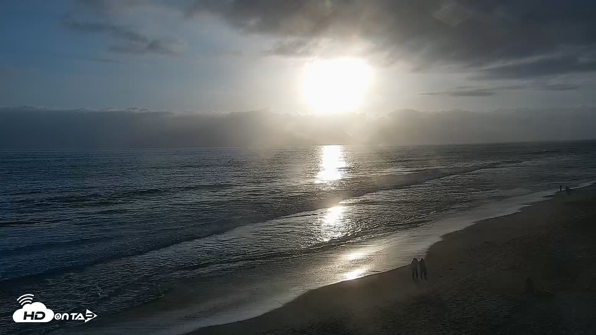 Snapshot of Carlsbad Beach Surf Live Webcam taken Jun 7, 2026, 7:24pm PDT