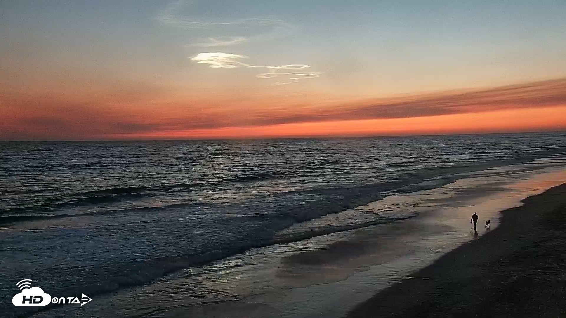 Snapshot of Carlsbad Beach Surf Live Webcam taken May 19, 2026, 8:19pm PDT