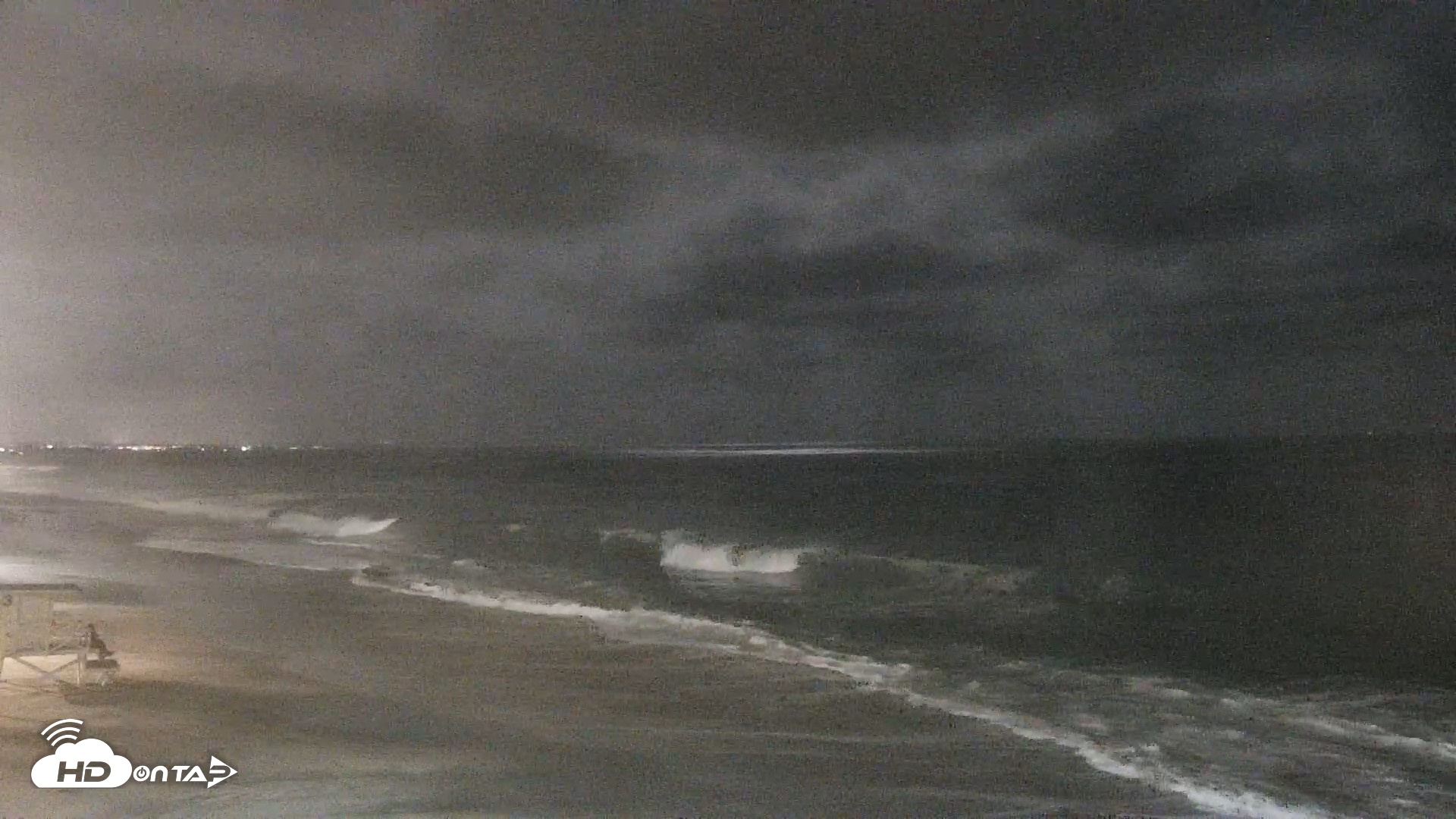 Snapshot of Carlsbad Beach Surf Live Webcam taken Jul 25, 2026, 9:58pm PDT