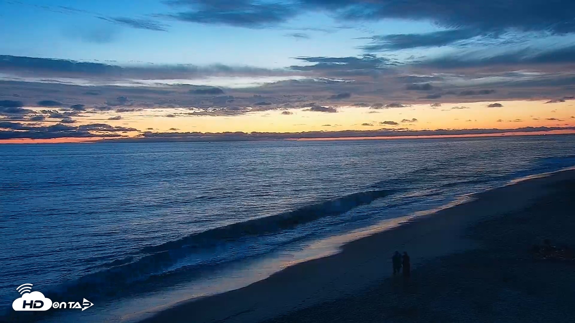 Snapshot of Carlsbad Beach Surf Live Webcam taken Aug 13, 2026, 8:01pm PDT
