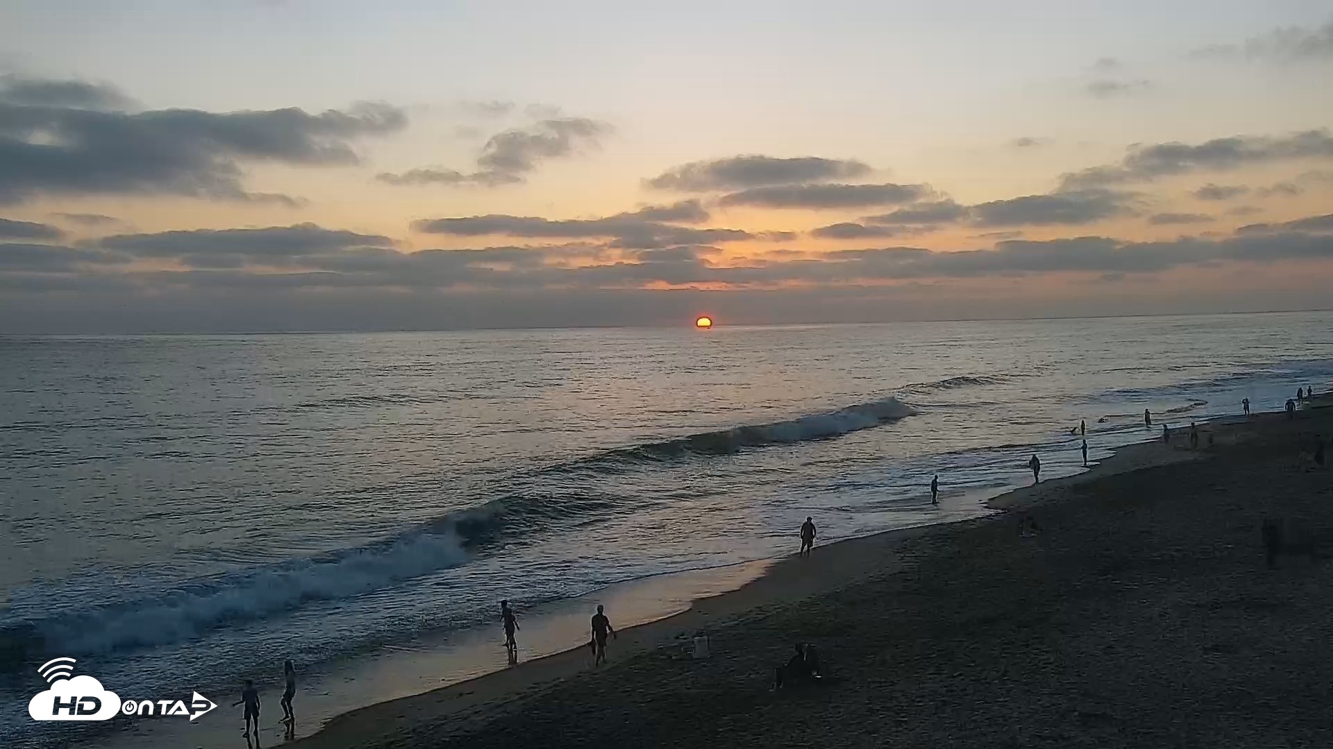 Snapshot of Carlsbad Beach Surf Live Webcam taken Jul 31, 2026, 7:49pm PDT